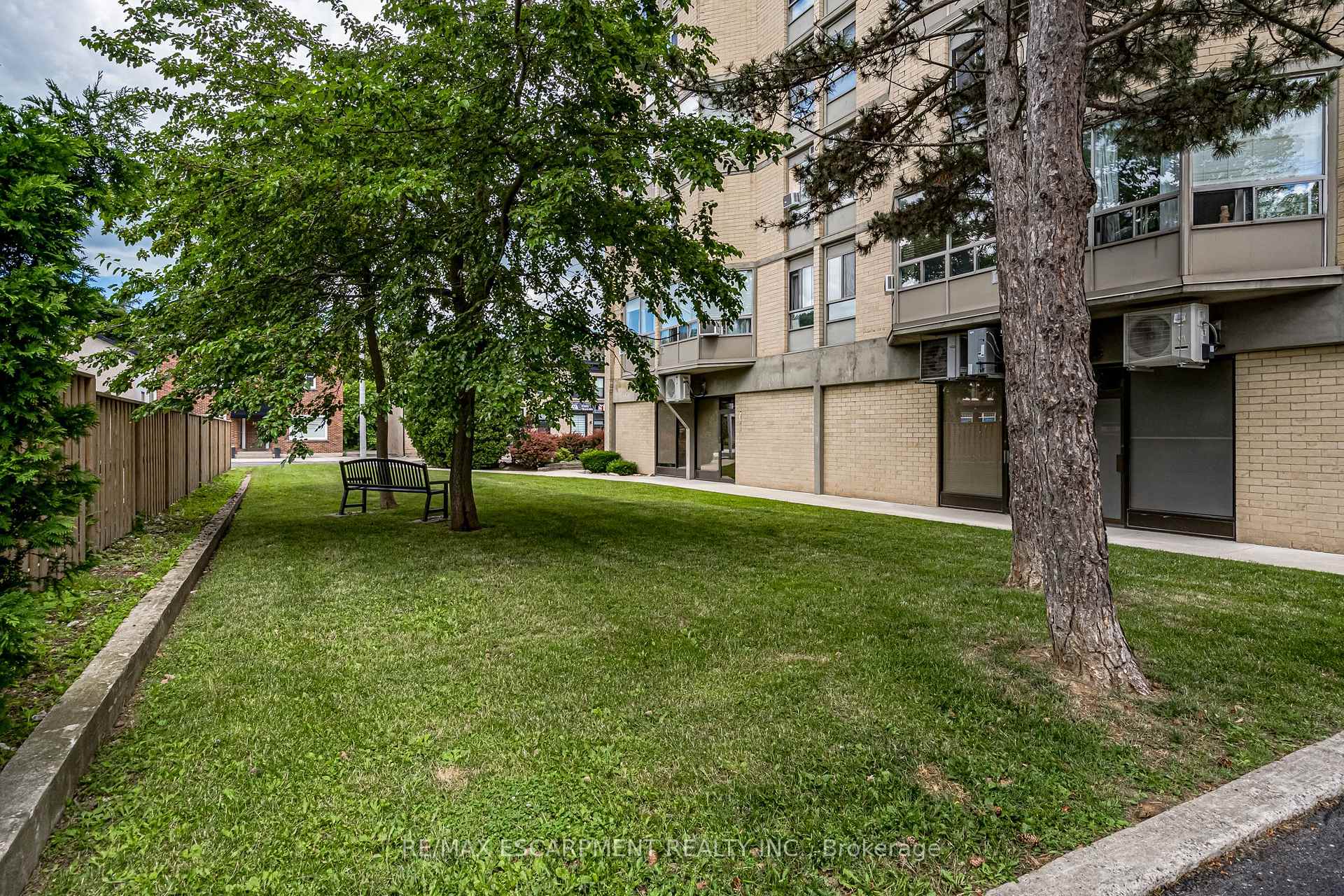 Photo 28 of Unit 209, 10 John Street, Hamilton, Dundas — HOMEH