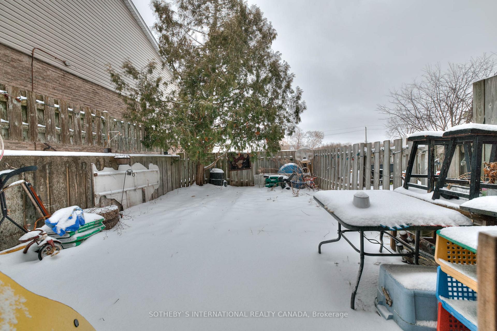 Photo 2 of Unit Unit A, 314 Bluevale Street, Waterloo — HOMEH