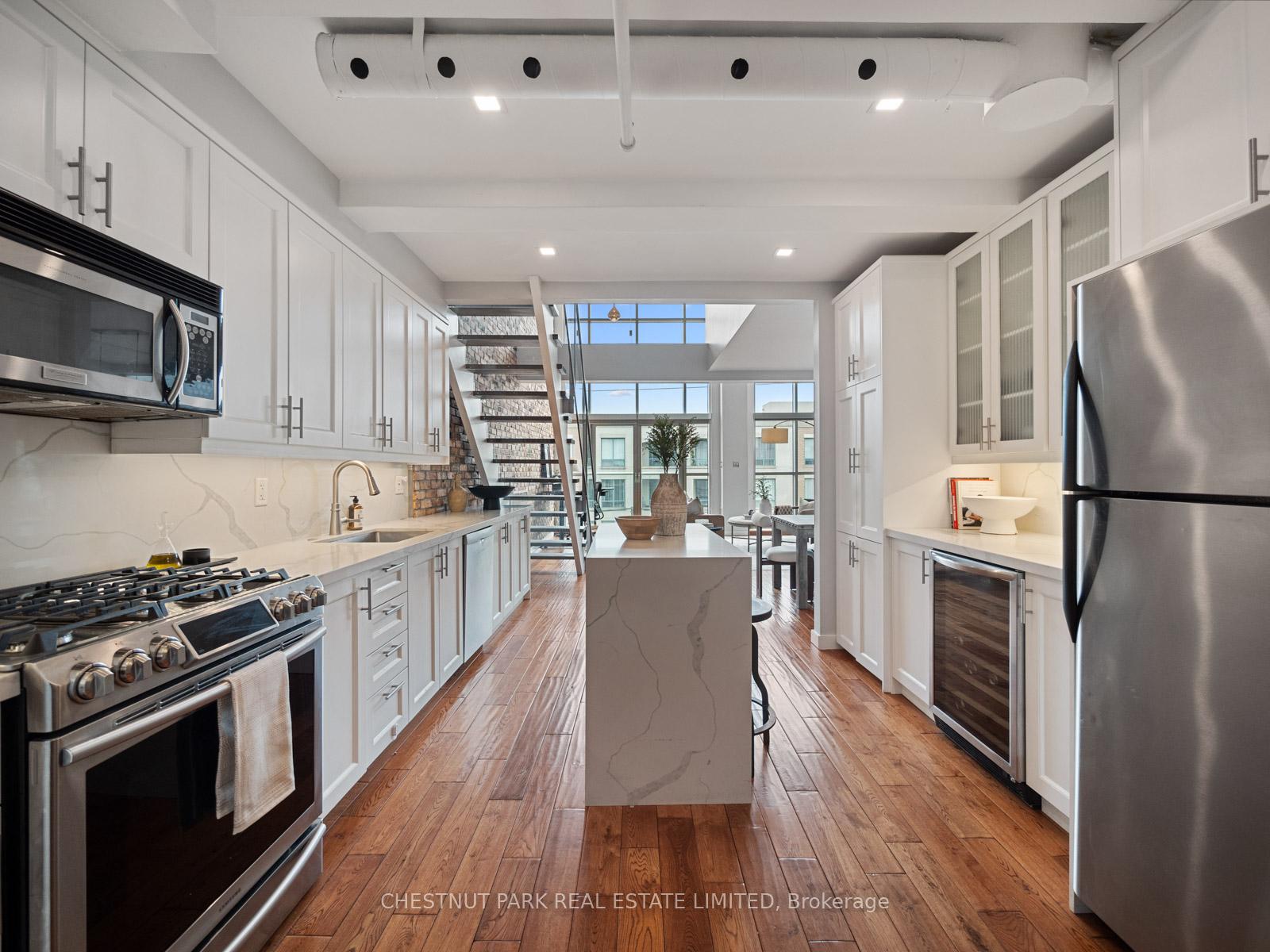 Photo 3 of Unit 301, 1852 Queen Street E, Toronto, The Beaches — HOMEH