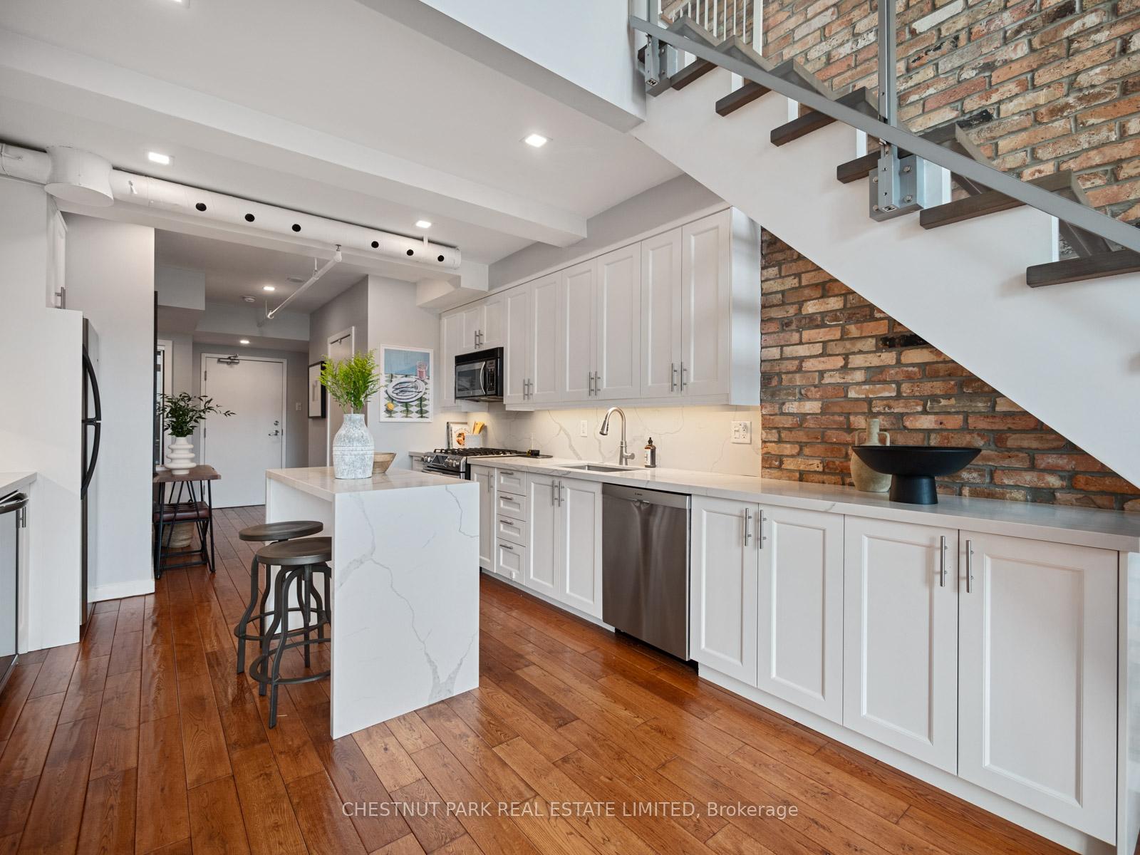 Photo 5 of Unit 301, 1852 Queen Street E, Toronto, The Beaches — HOMEH
