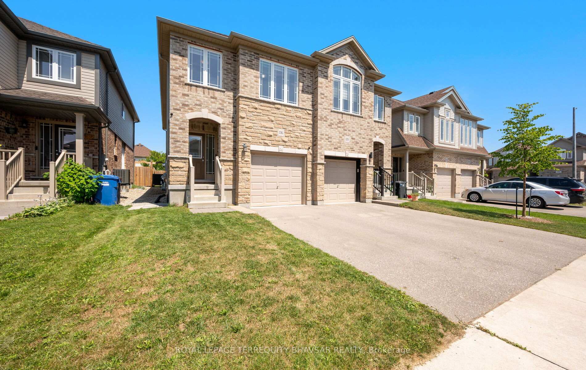 Photo 2 of 116 John Brabson Crescent, Guelph, Kortright East — HOMEH