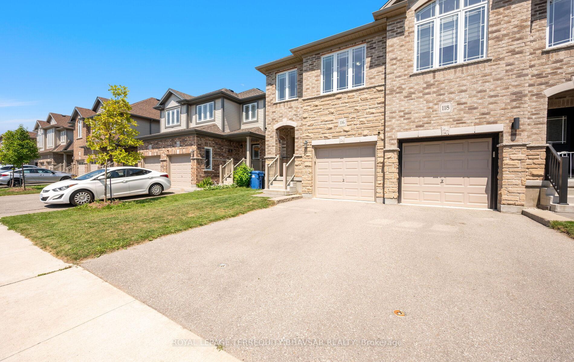 Photo 4 of 116 John Brabson Crescent, Guelph, Kortright East — HOMEH