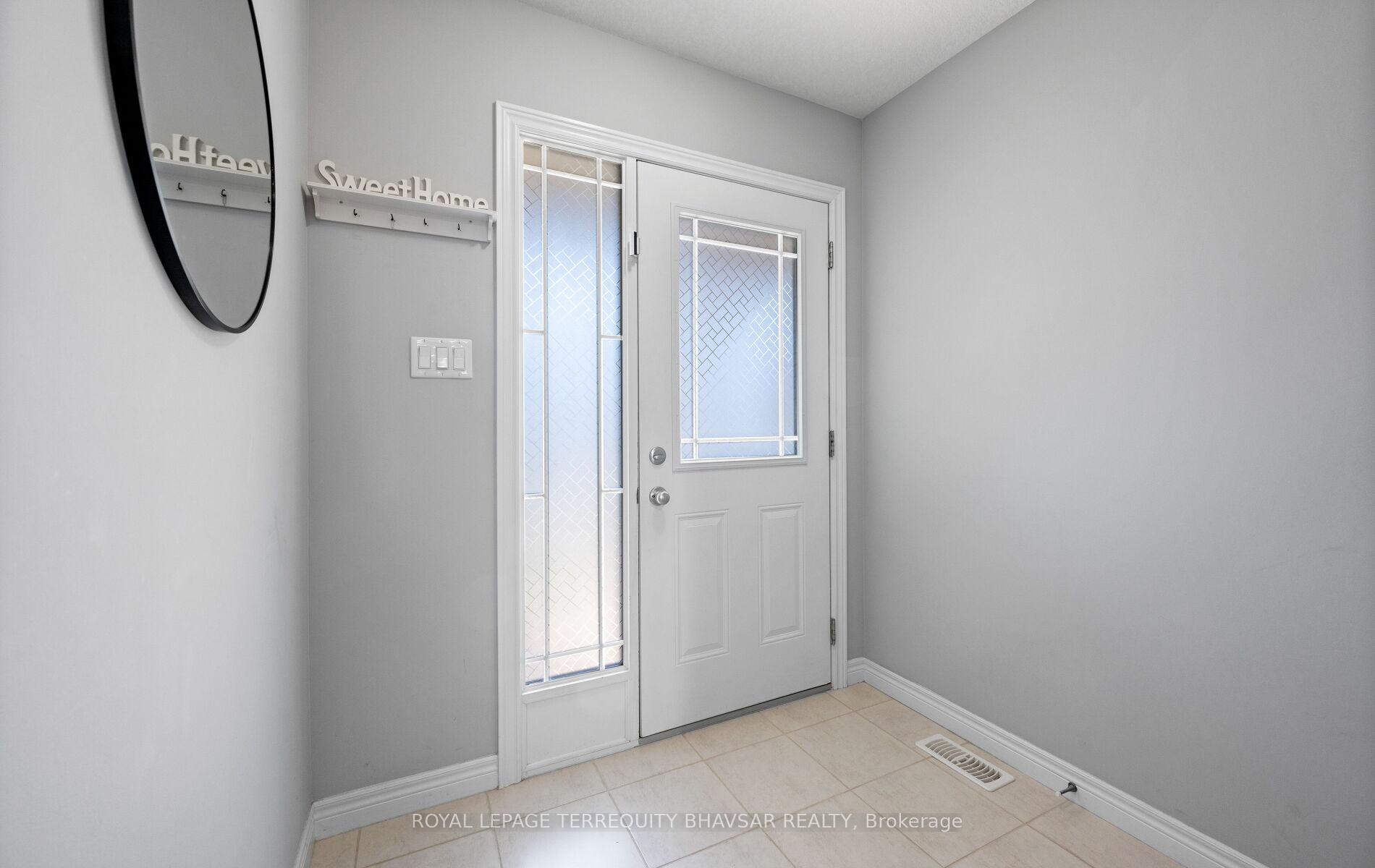 Photo 8 of 116 John Brabson Crescent, Guelph, Kortright East — HOMEH