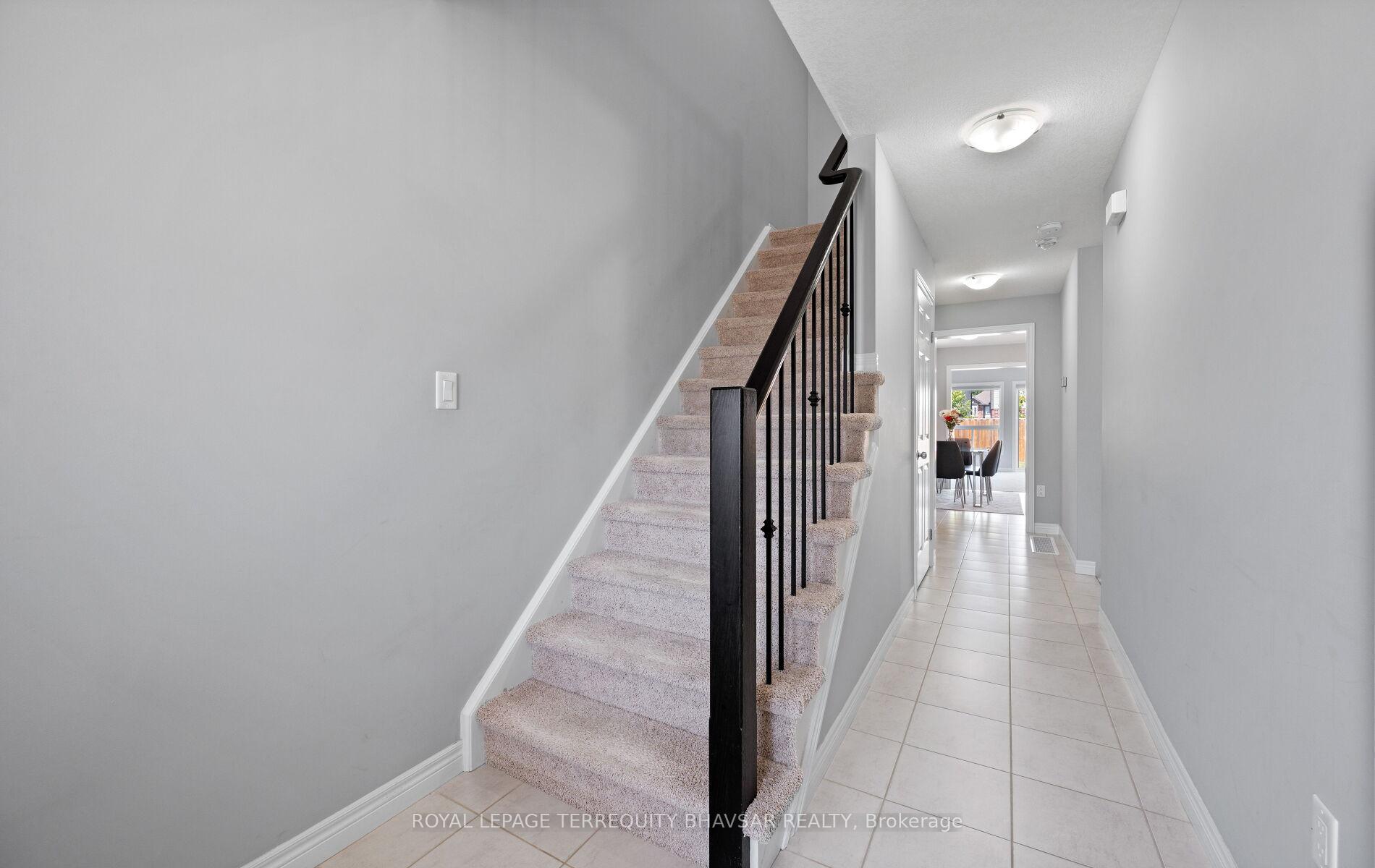 Photo 9 of 116 John Brabson Crescent, Guelph, Kortright East — HOMEH