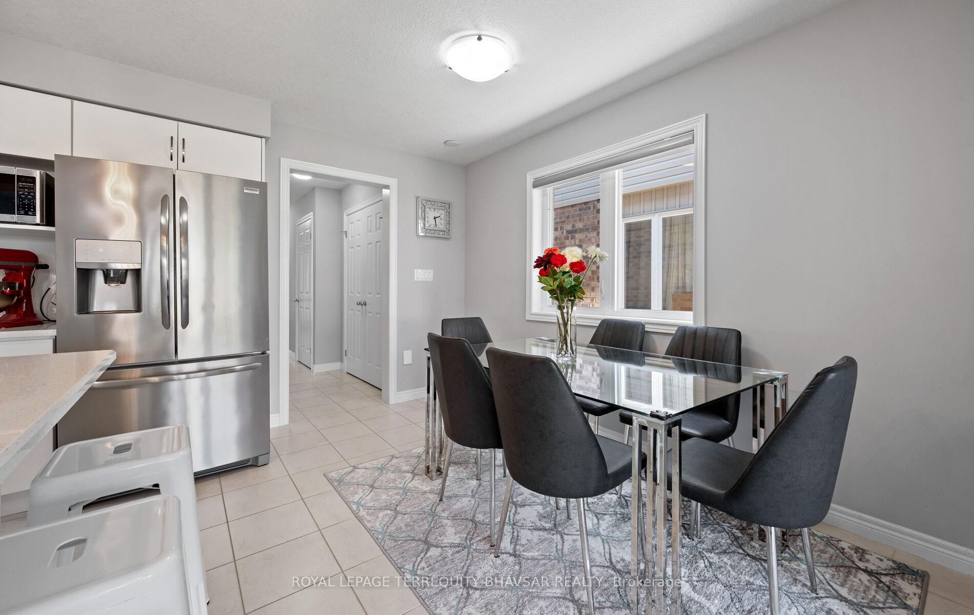 Photo 12 of 116 John Brabson Crescent, Guelph, Kortright East — HOMEH