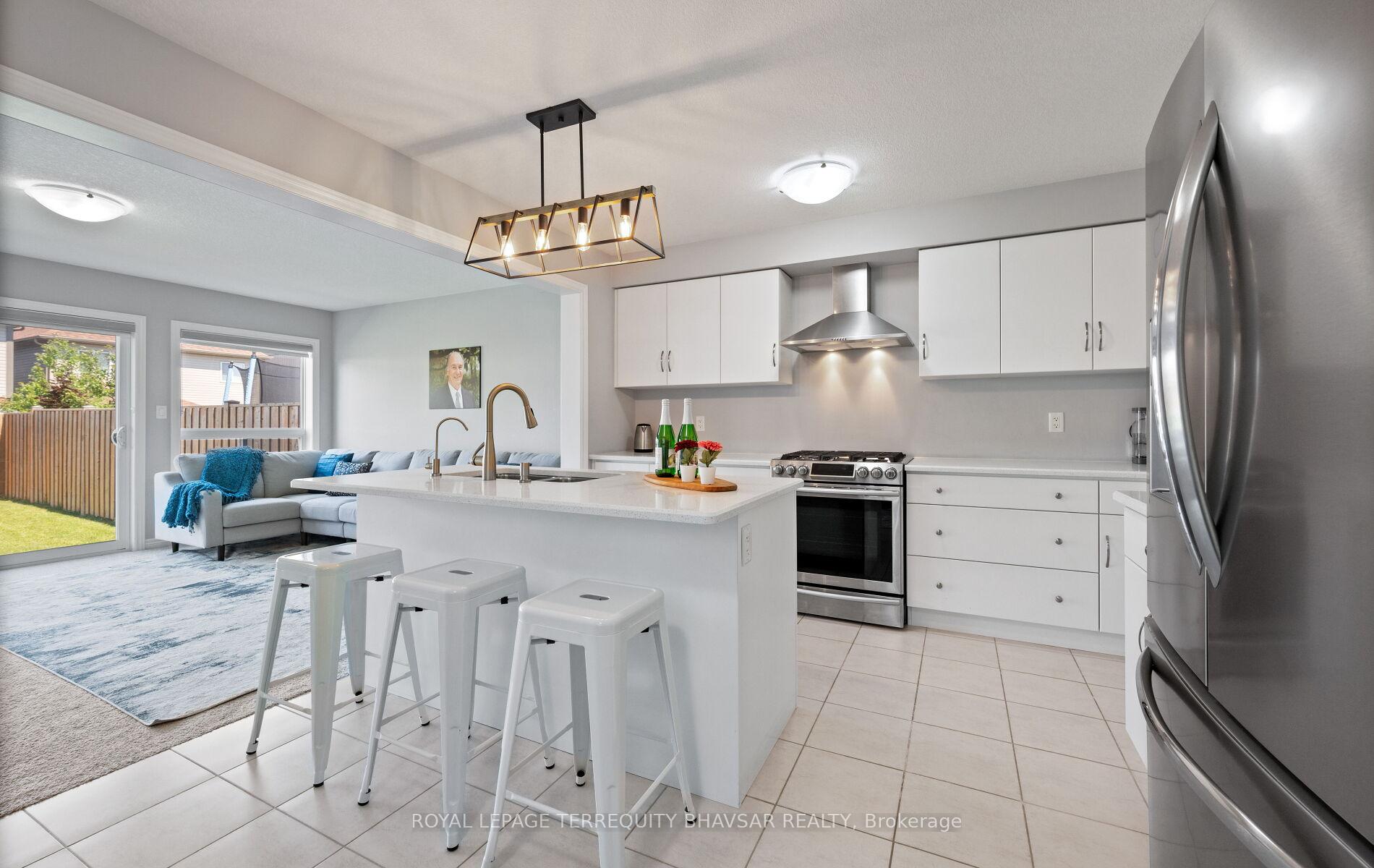 Photo 15 of 116 John Brabson Crescent, Guelph, Kortright East — HOMEH