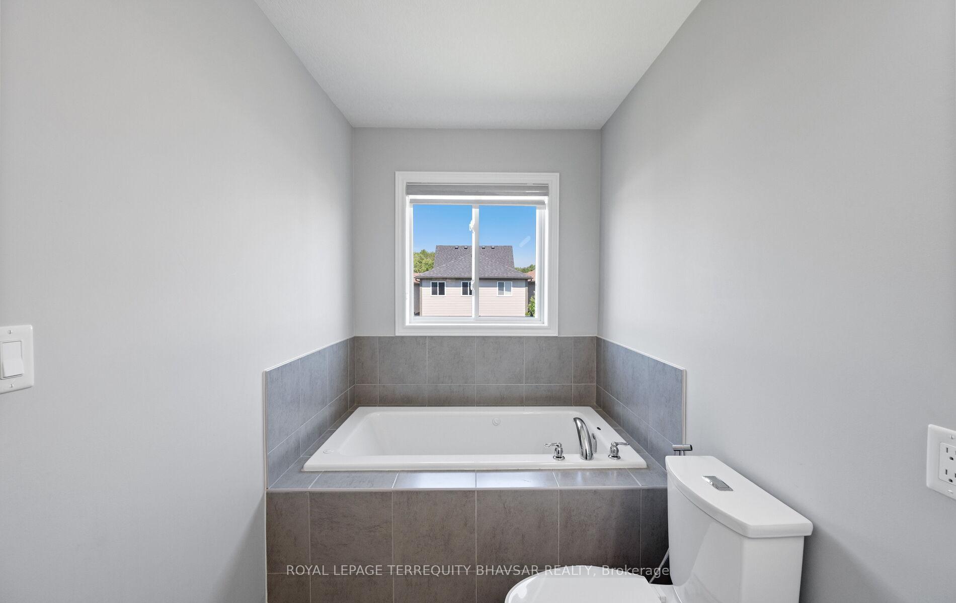 Photo 32 of 116 John Brabson Crescent, Guelph, Kortright East — HOMEH
