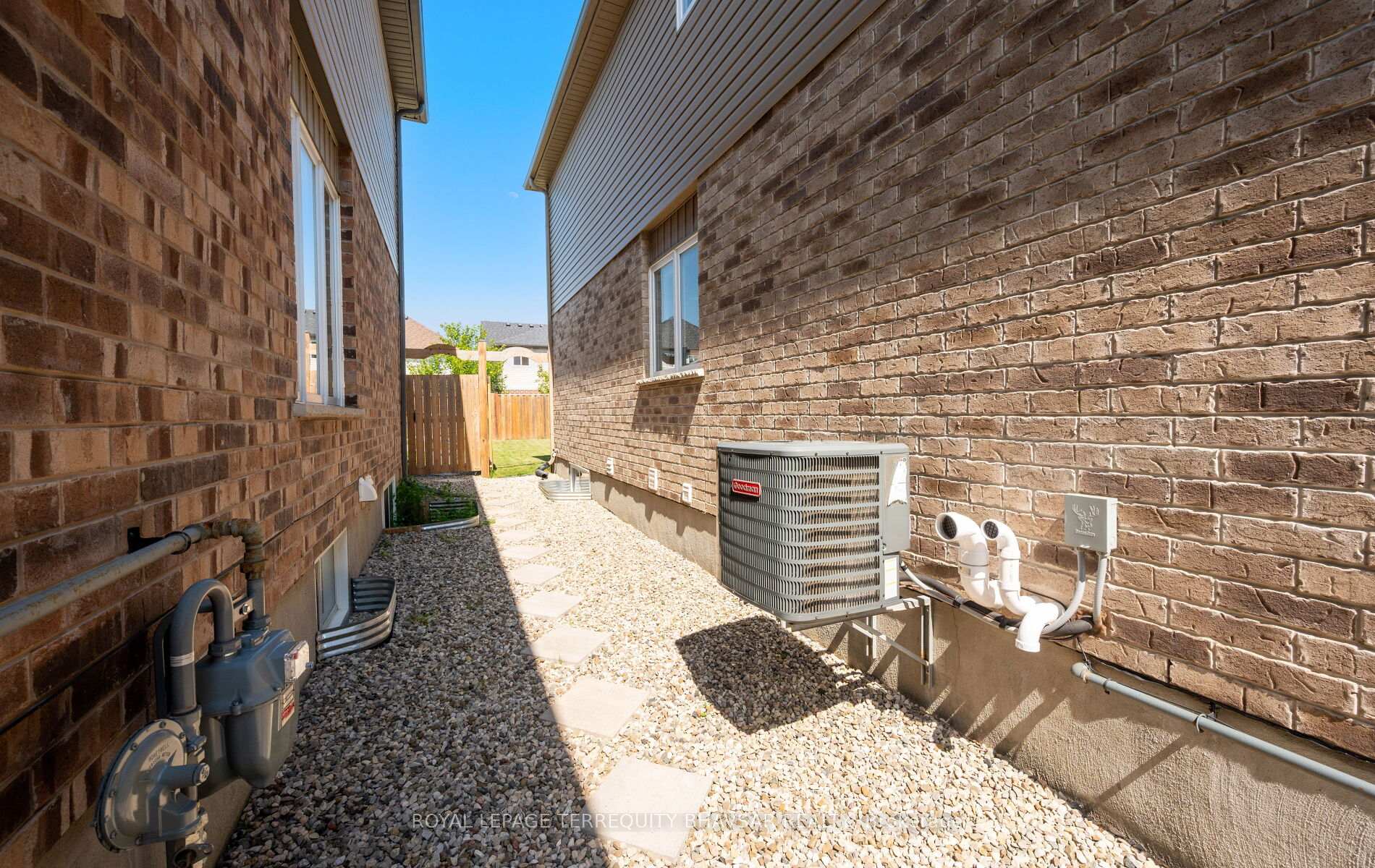 Photo 47 of 116 John Brabson Crescent, Guelph, Kortright East — HOMEH