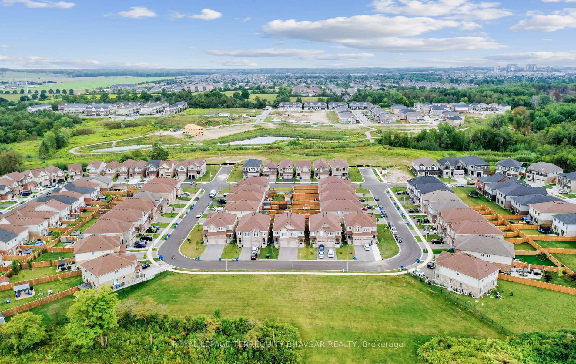 Photo 48 of 116 John Brabson Crescent, Guelph, Kortright East — HOMEH