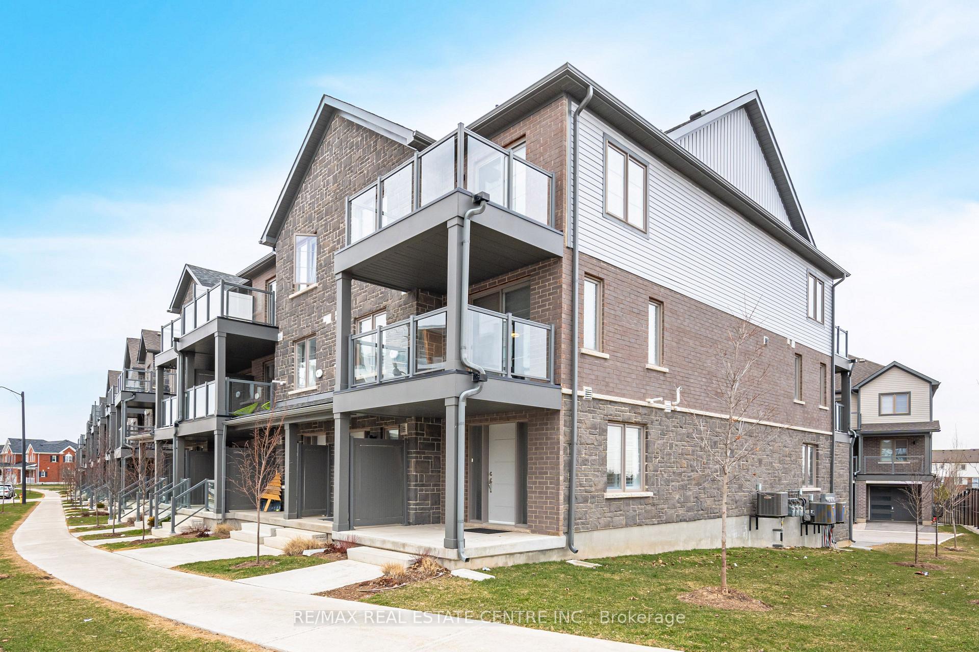 Front of Unit 237, 237 West Oak Trail S