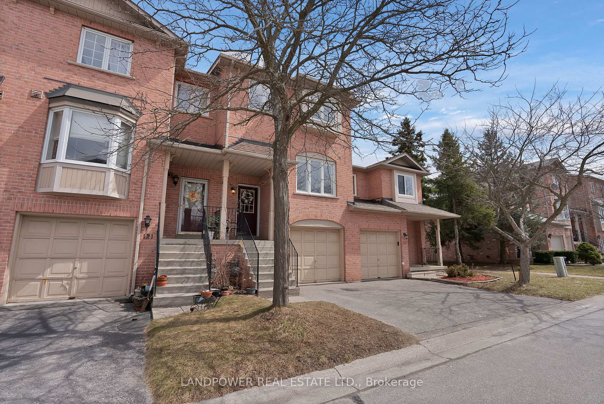 Photo 1 of 119 Rougehaven Way, Markham, Vinegar Hill — HOMEH