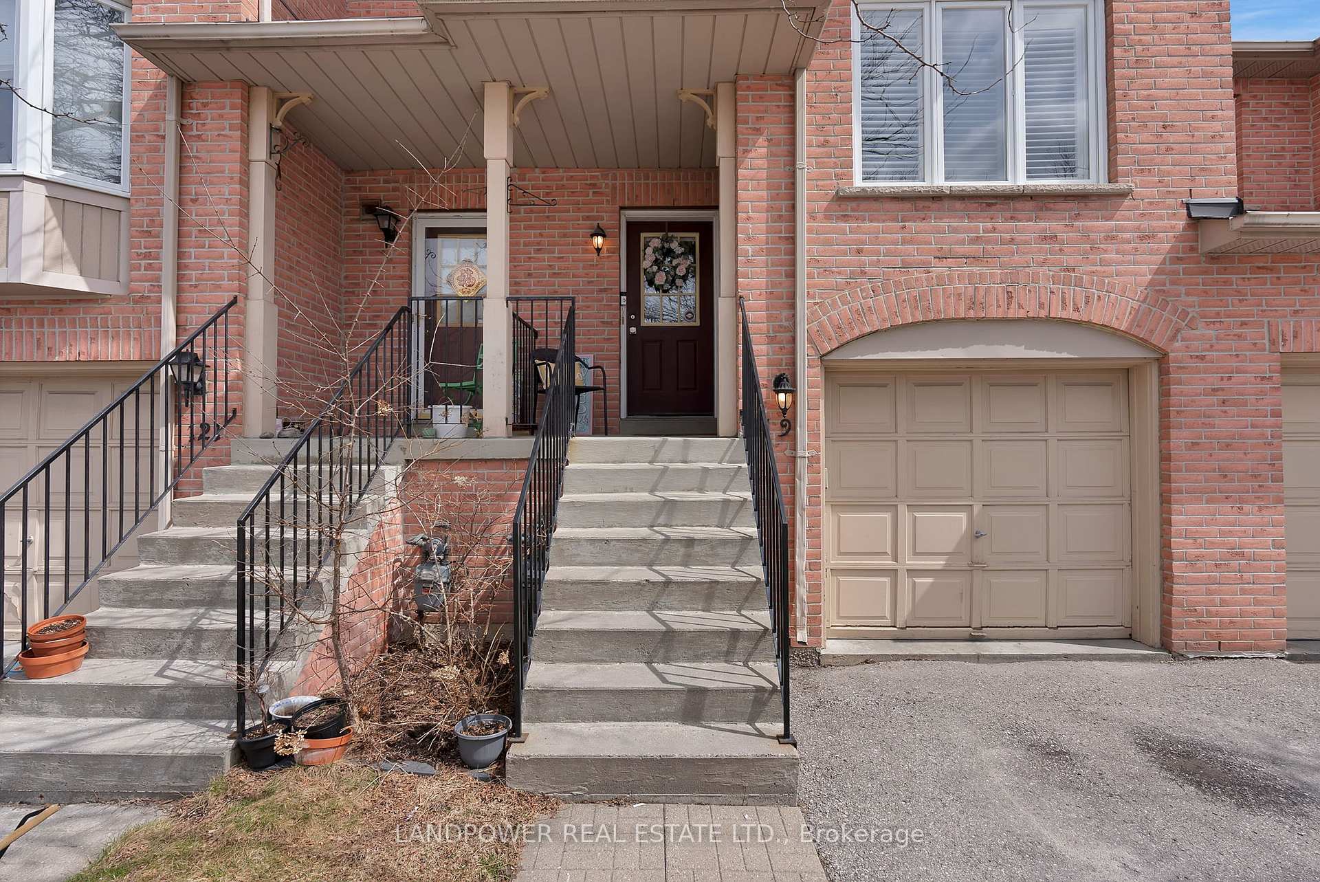 Photo 8 of 119 Rougehaven Way, Markham, Vinegar Hill — HOMEH