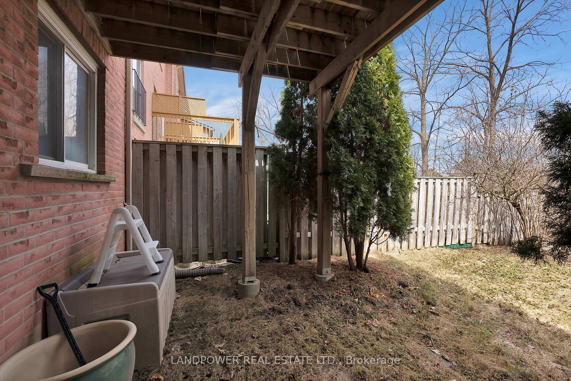 Photo 4 of 119 Rougehaven Way, Markham, Vinegar Hill — HOMEH