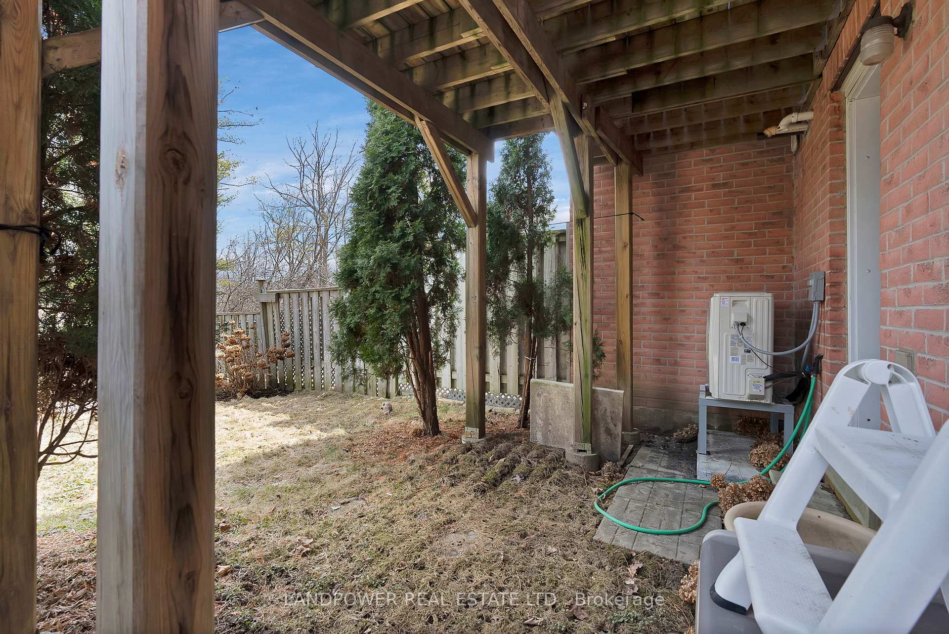 Photo 5 of 119 Rougehaven Way, Markham, Vinegar Hill — HOMEH