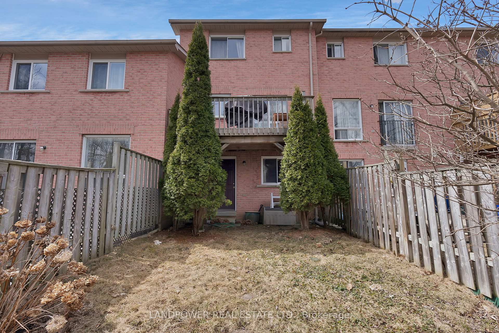 Photo 7 of 119 Rougehaven Way, Markham, Vinegar Hill — HOMEH