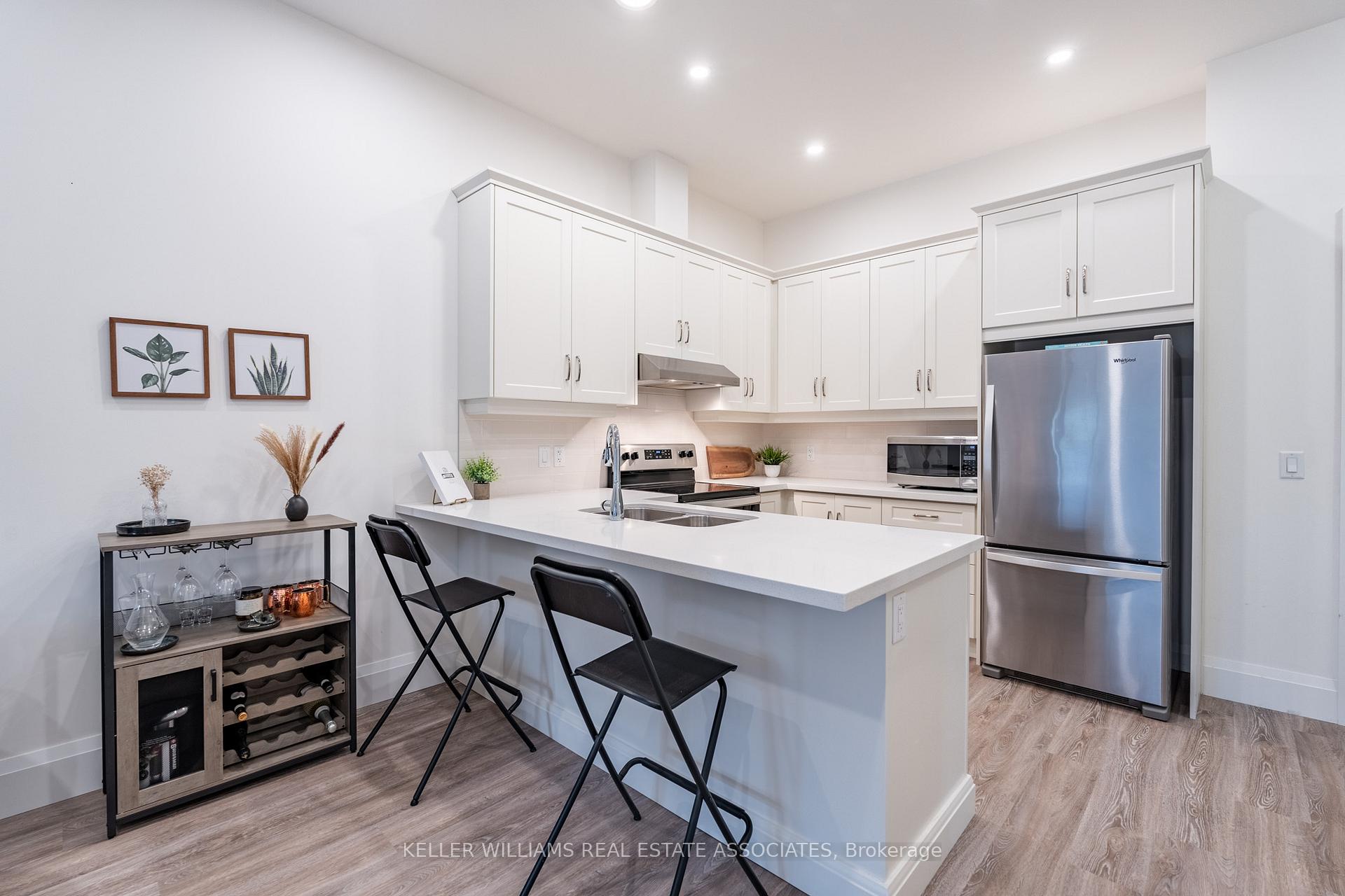 Photo 4 of Unit 109, 30 Hamilton Street S, Hamilton, Waterdown — HOMEH