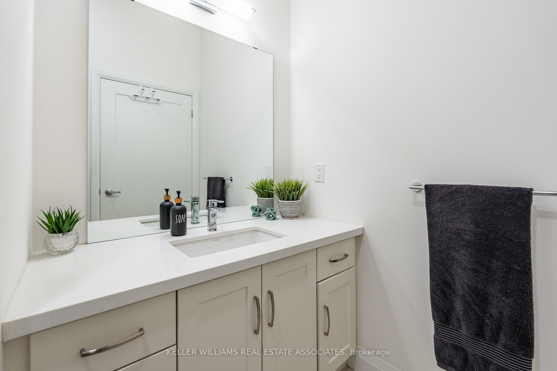 Photo 7 of Unit 109, 30 Hamilton Street S, Hamilton, Waterdown — HOMEH