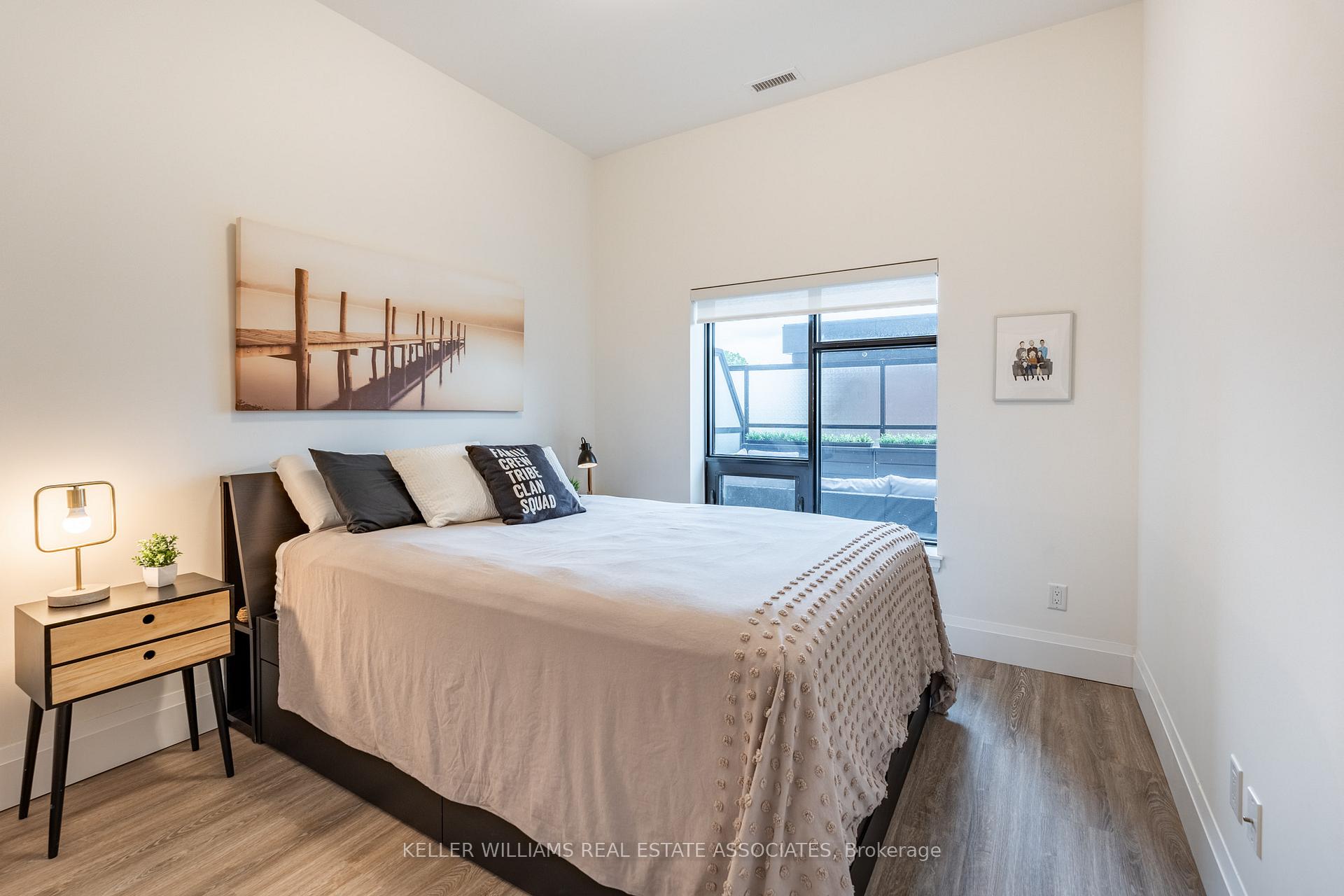 Photo 8 of Unit 109, 30 Hamilton Street S, Hamilton, Waterdown — HOMEH