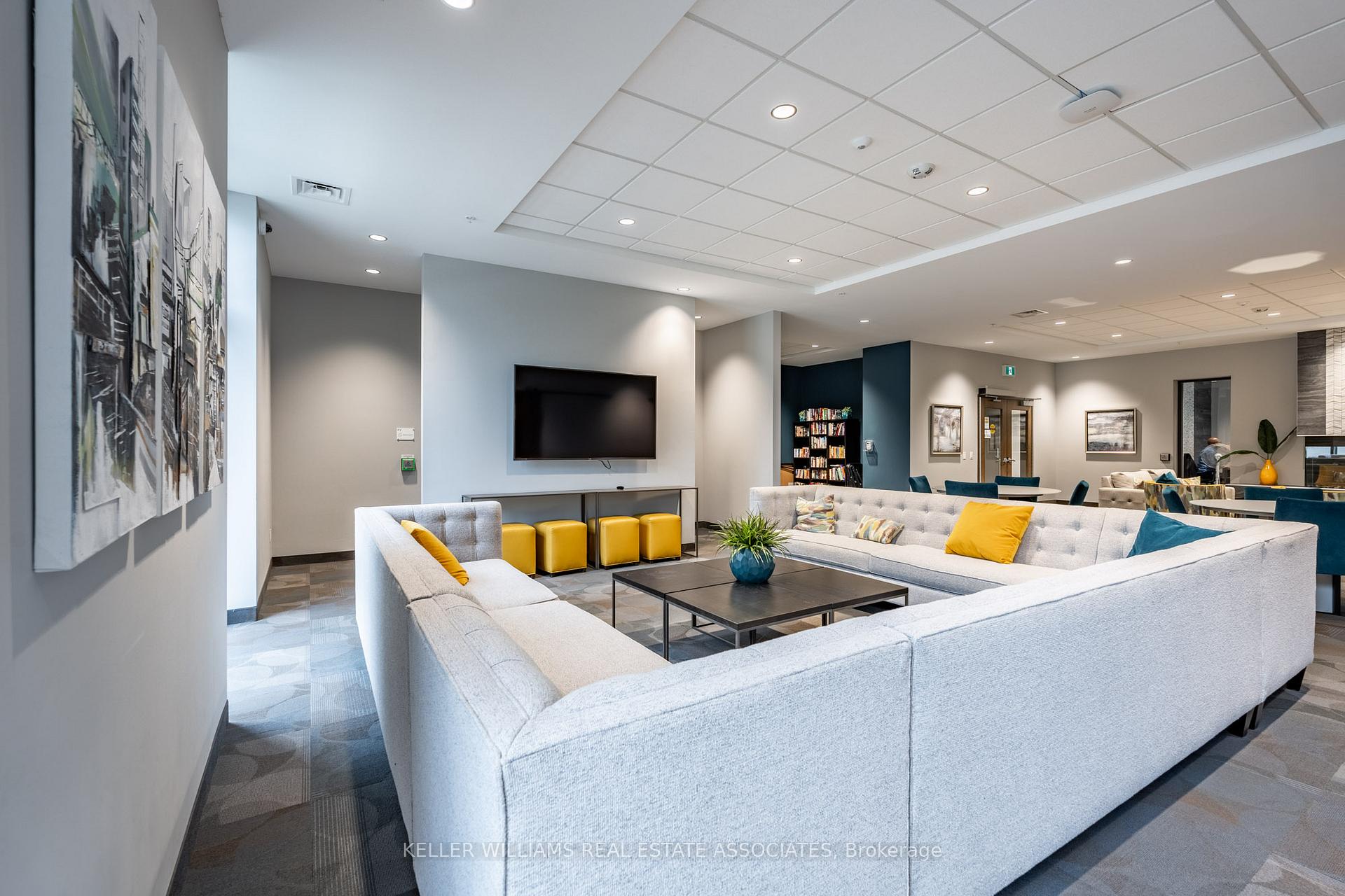 Photo 9 of Unit 109, 30 Hamilton Street S, Hamilton, Waterdown — HOMEH