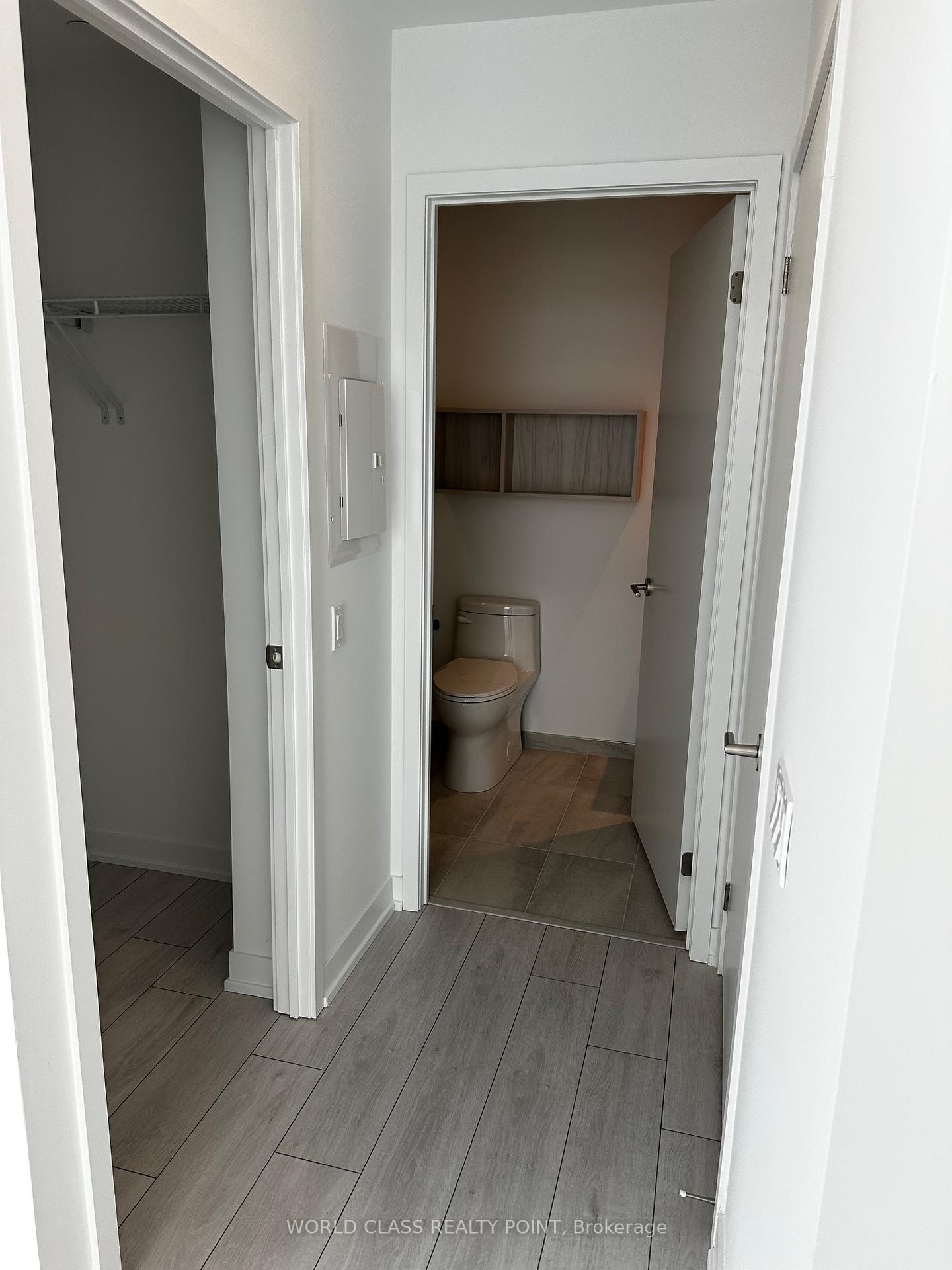 Photo 8 of Unit 1002, 39 Mary Street, Barrie, City Centre — HOMEH