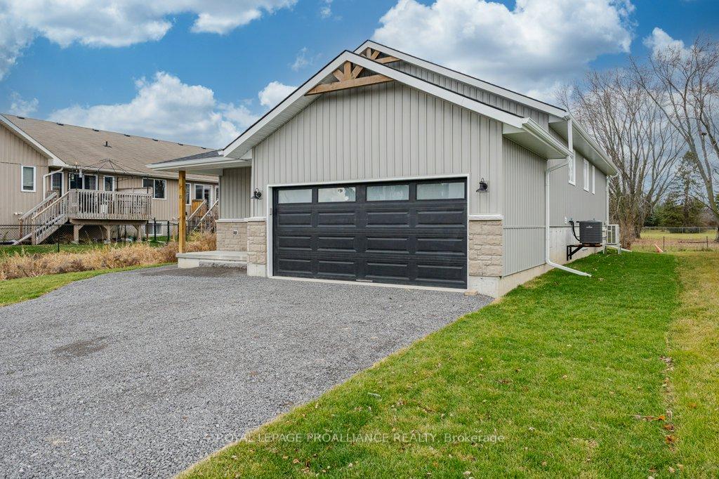 Photo 37 of 10 Aldersgate Drive, Belleville, Belleville Ward — HOMEH
