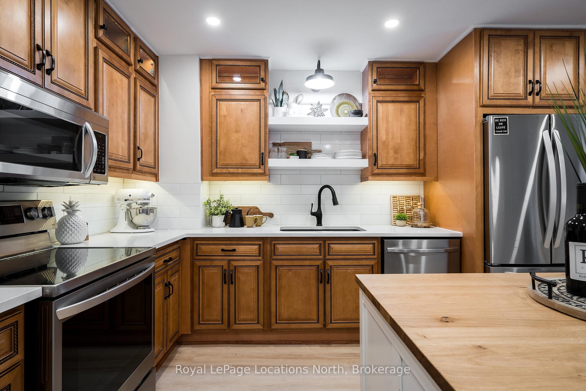 Photo 3 of 605 Tenth Street, Collingwood — HOMEH