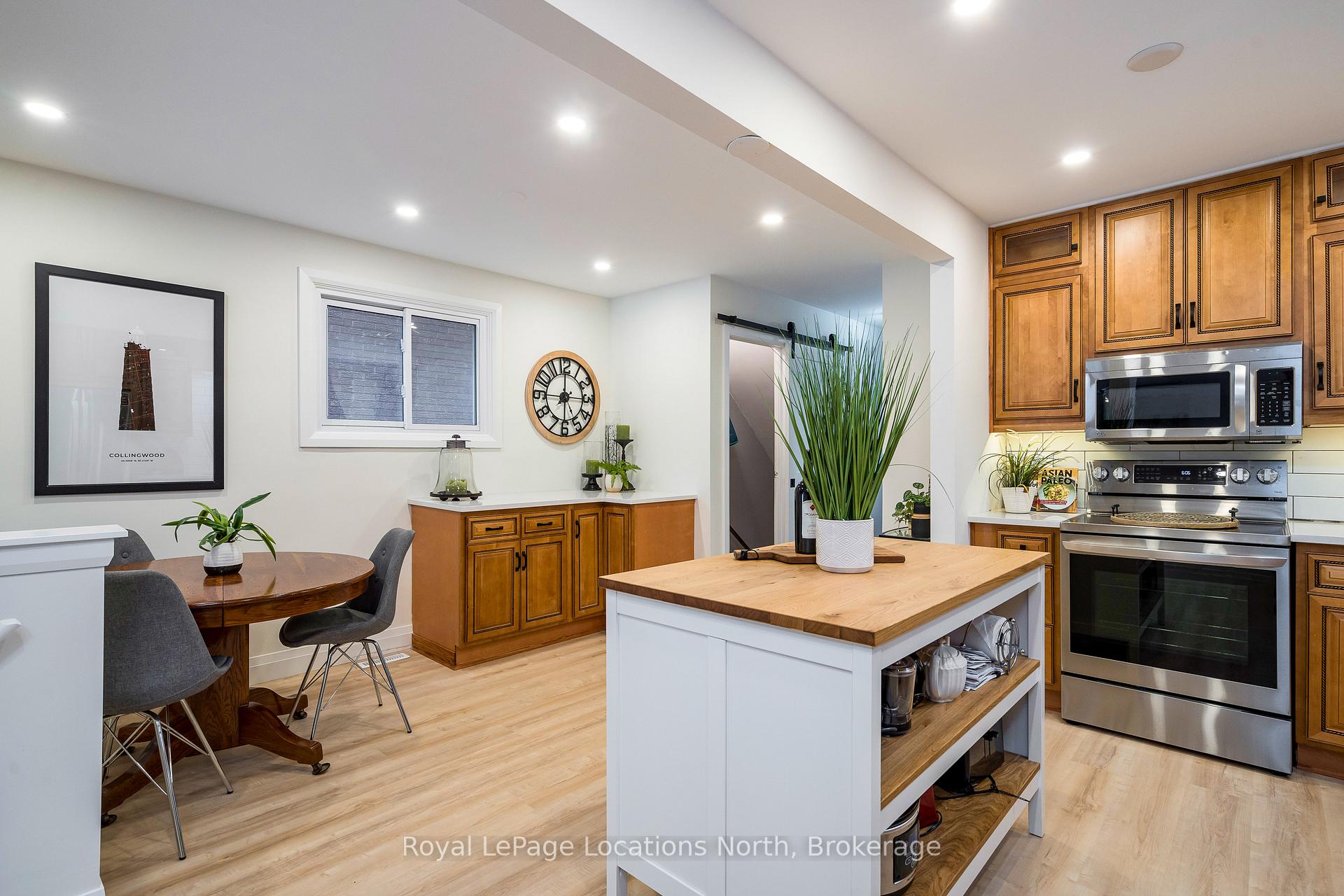 Photo 4 of 605 Tenth Street, Collingwood — HOMEH