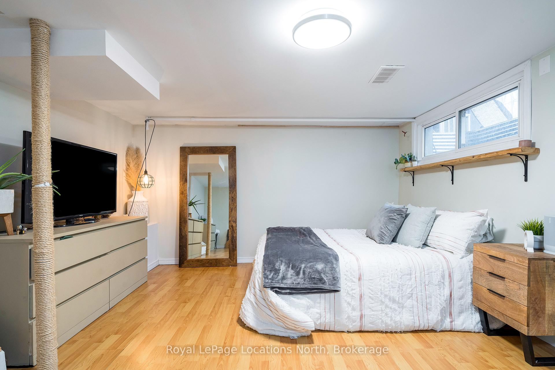 Photo 24 of 605 Tenth Street, Collingwood — HOMEH