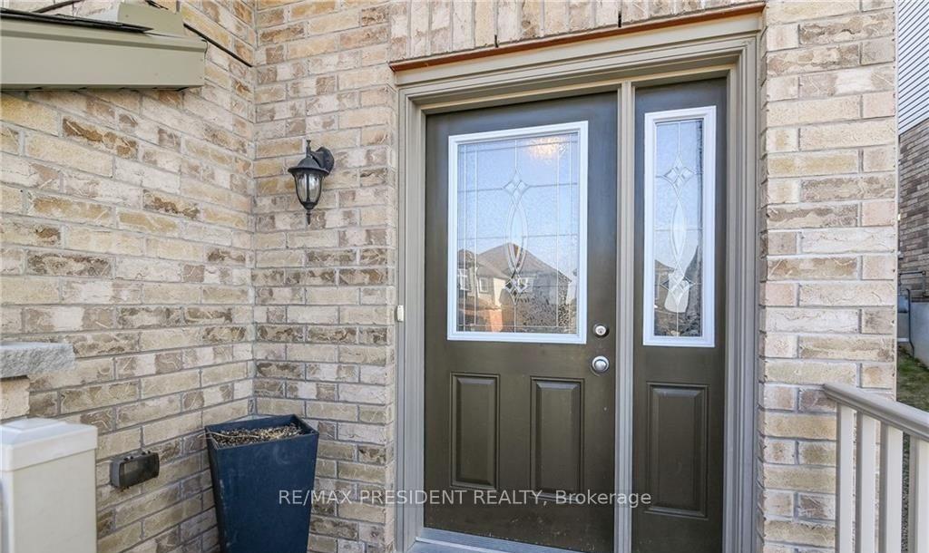 Photo 2 of 27 Oakes Crescent, Guelph, Grange Road — HOMEH