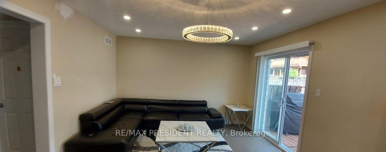 Photo 3 of 27 Oakes Crescent, Guelph, Grange Road — HOMEH