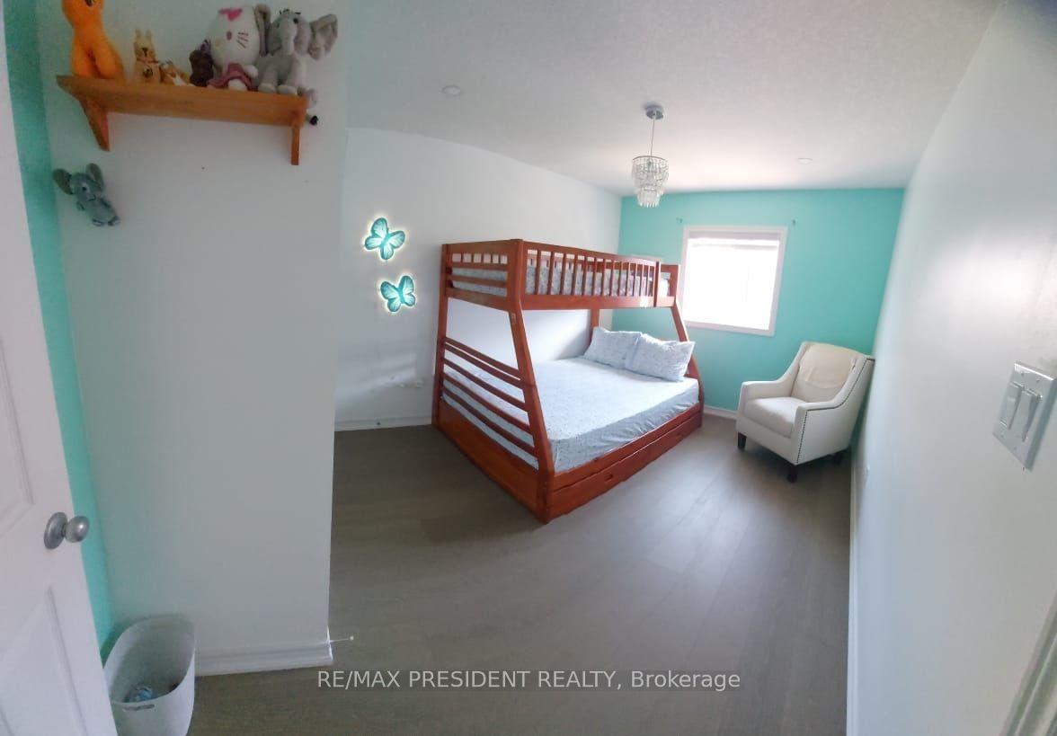 Photo 6 of 27 Oakes Crescent, Guelph, Grange Road — HOMEH