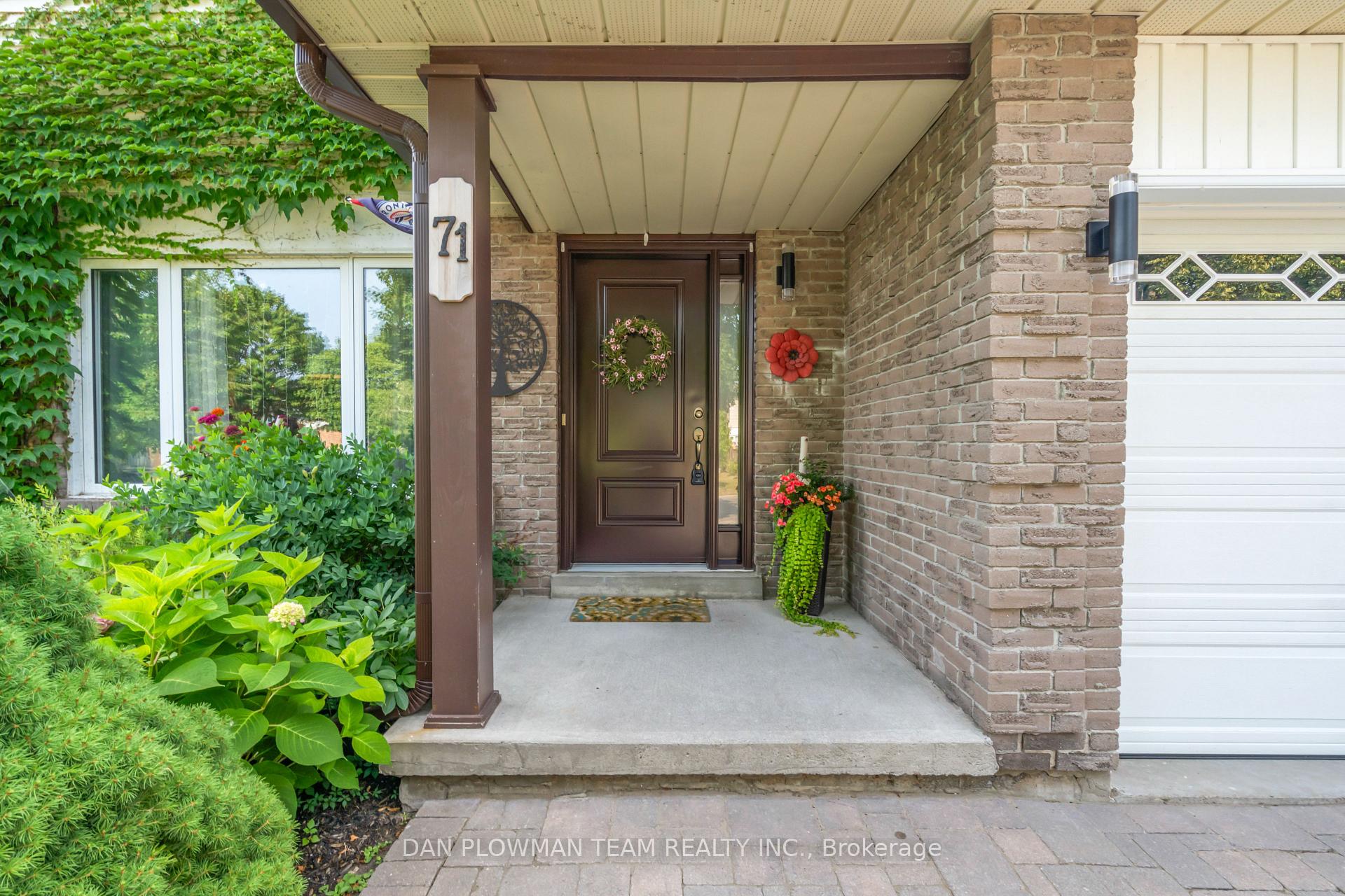 Photo 3 of 71 Barley Mill Crescent, Clarington, Bowmanville — HOMEH