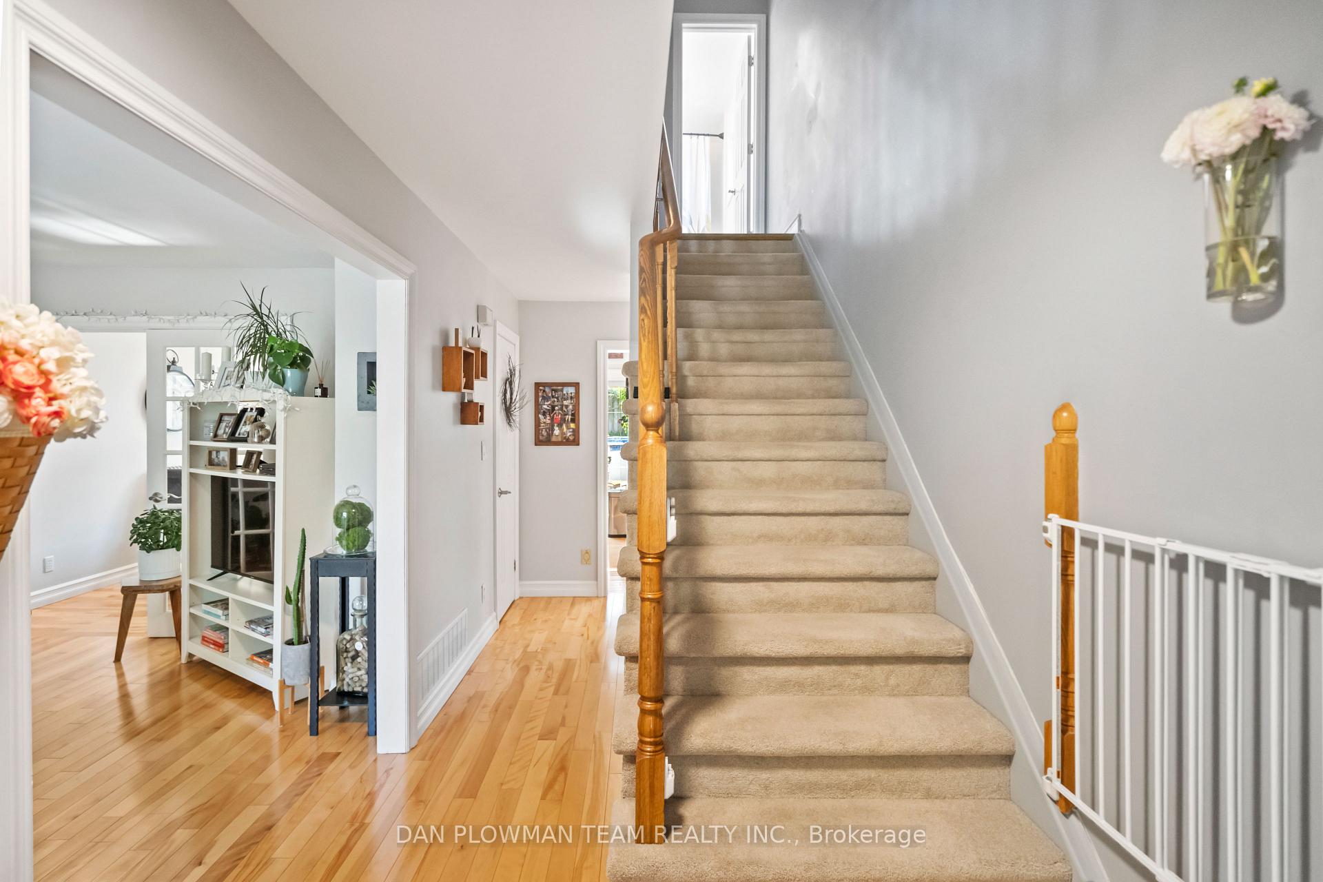 Photo 6 of 71 Barley Mill Crescent, Clarington, Bowmanville — HOMEH