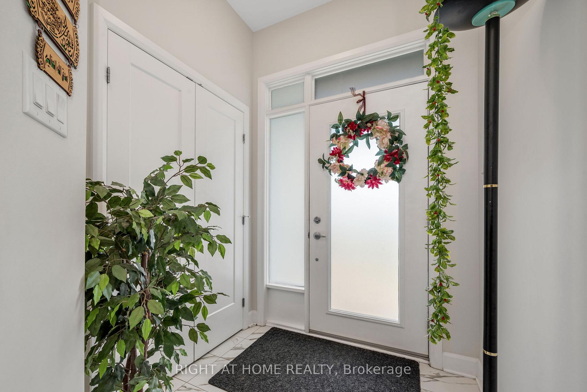 Photo 2 of 337 Barrett Farm Drive, Ottawa, Blossom Park/Kemp Park/Findlay Creek — HOMEH