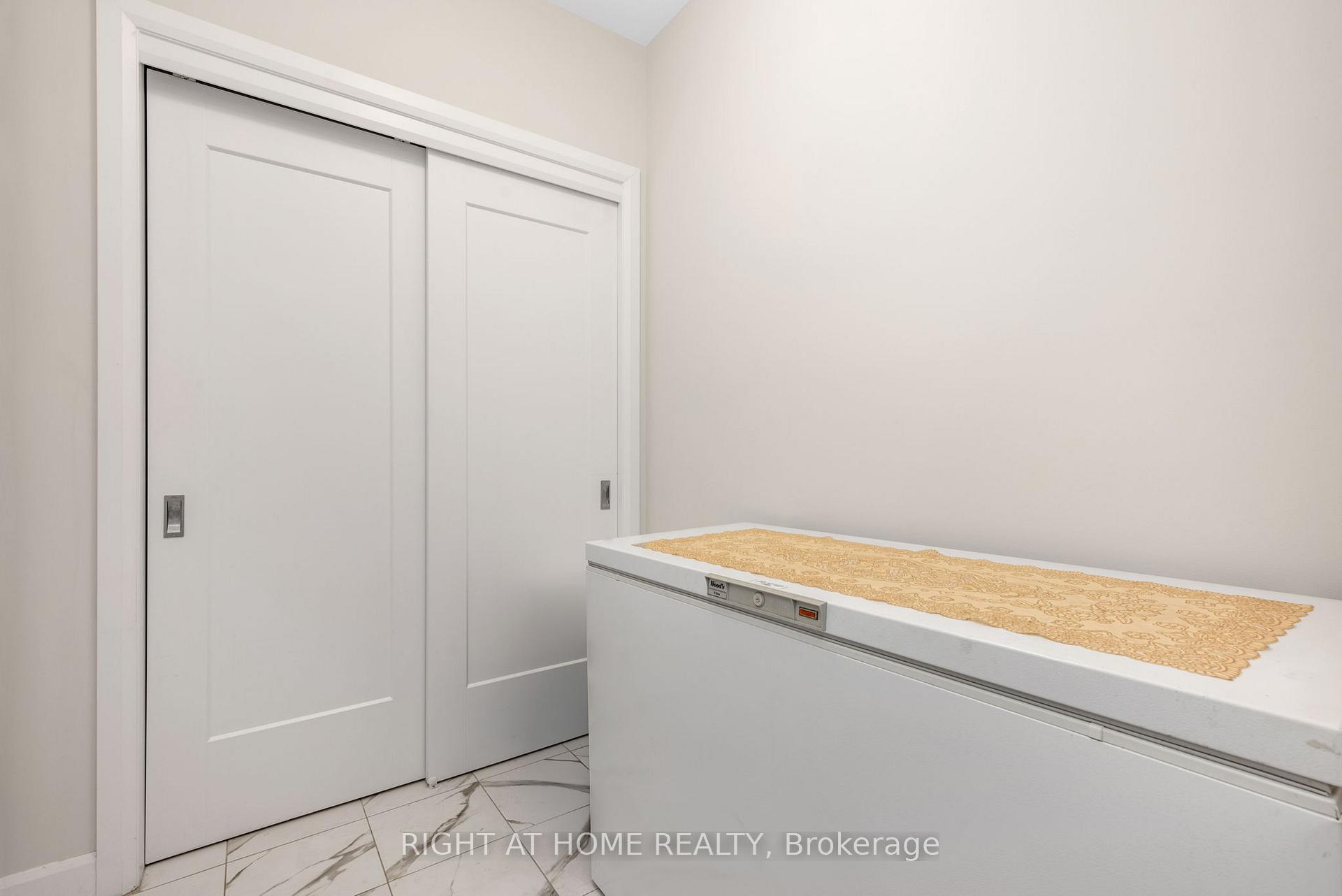 Photo 19 of 337 Barrett Farm Drive, Ottawa, Blossom Park/Kemp Park/Findlay Creek — HOMEH