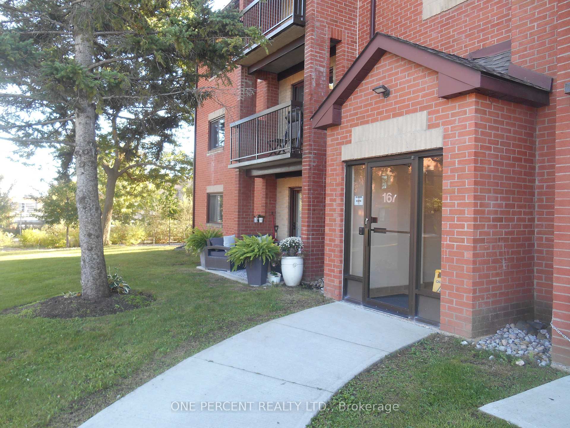 Photo 1 of Unit E4, 167 Edgehill Drive, Barrie, Edgehill Drive — HOMEH