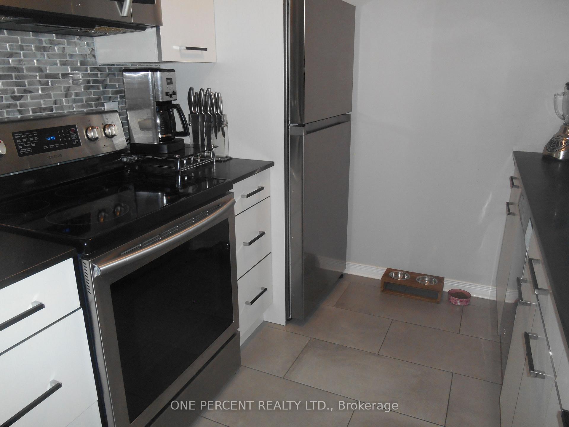 Photo 4 of Unit E4, 167 Edgehill Drive, Barrie, Edgehill Drive — HOMEH