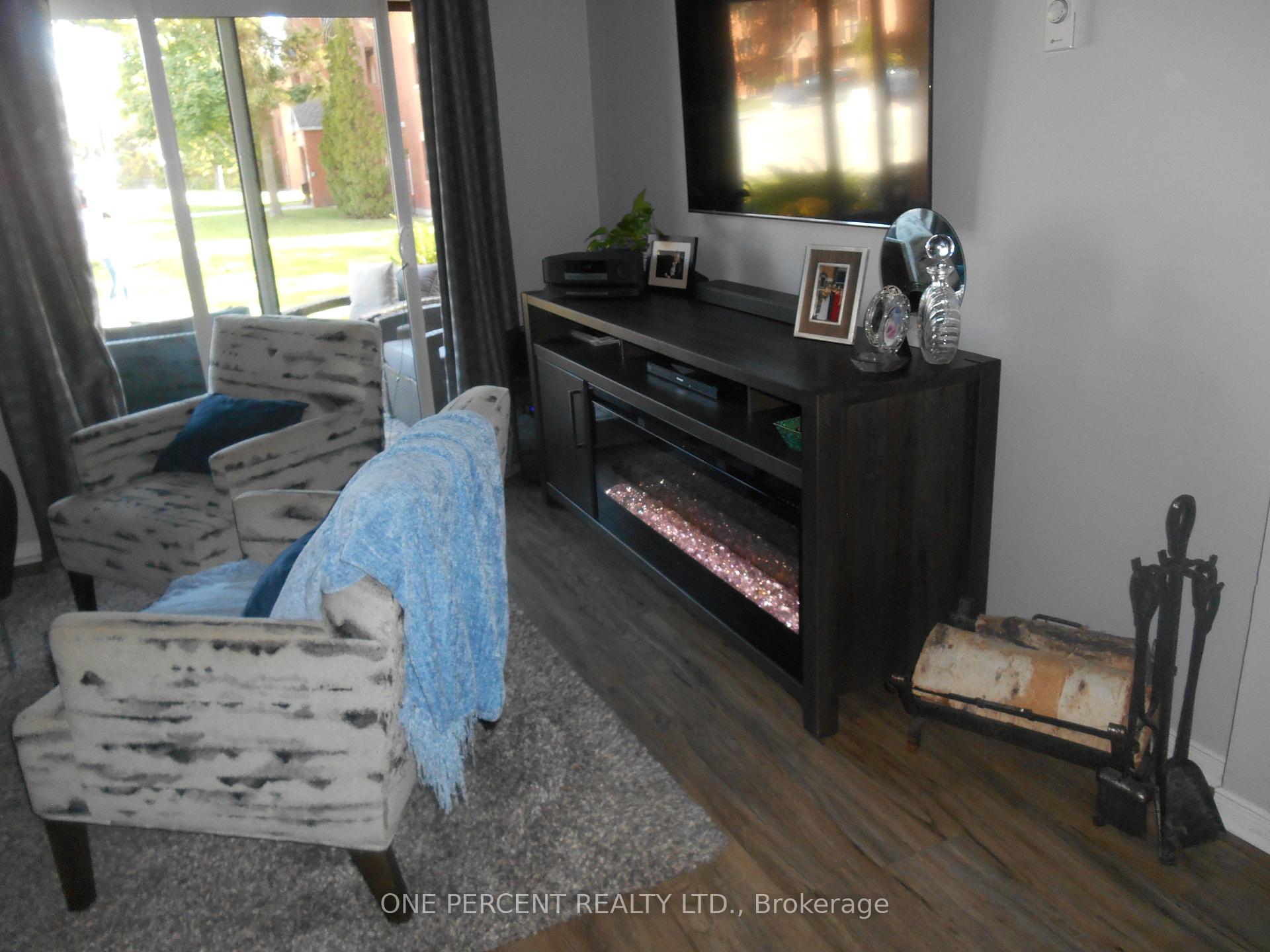 Photo 12 of Unit E4, 167 Edgehill Drive, Barrie, Edgehill Drive — HOMEH