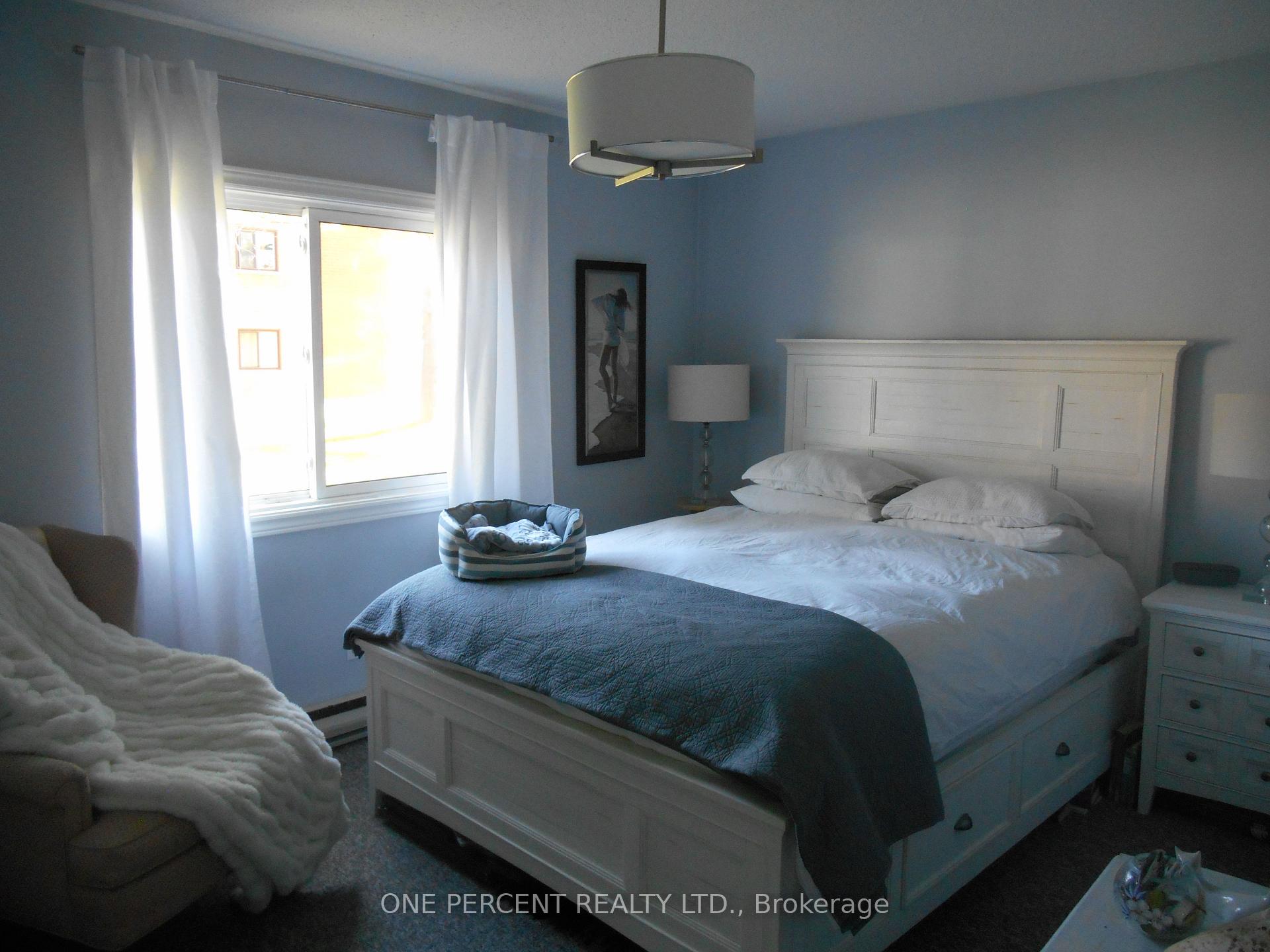 Photo 3 of Unit E4, 167 Edgehill Drive, Barrie, Edgehill Drive — HOMEH