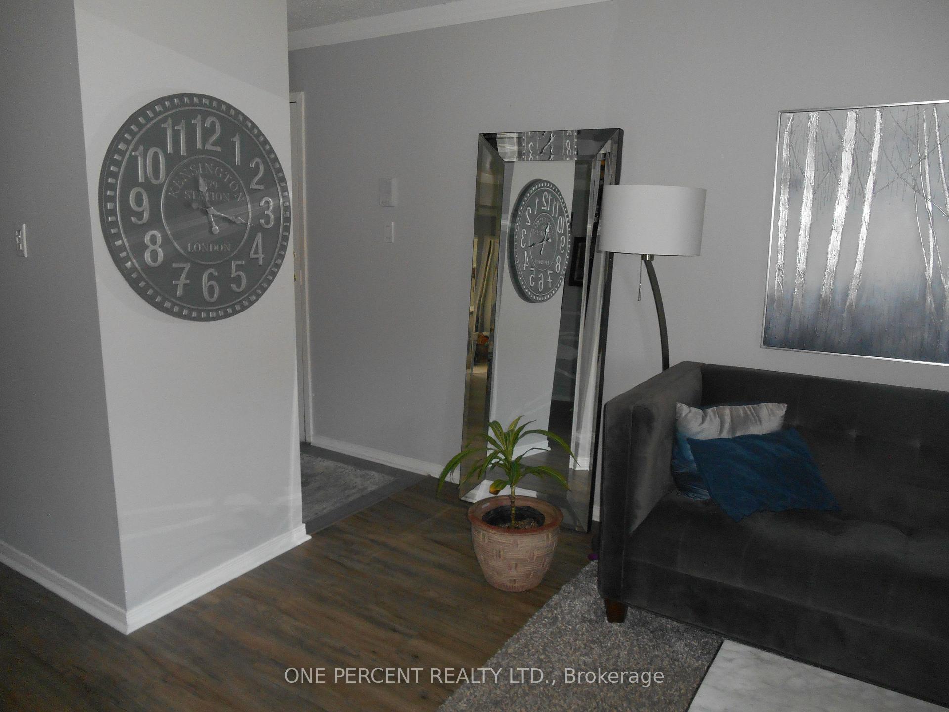 Photo 6 of Unit E4, 167 Edgehill Drive, Barrie, Edgehill Drive — HOMEH