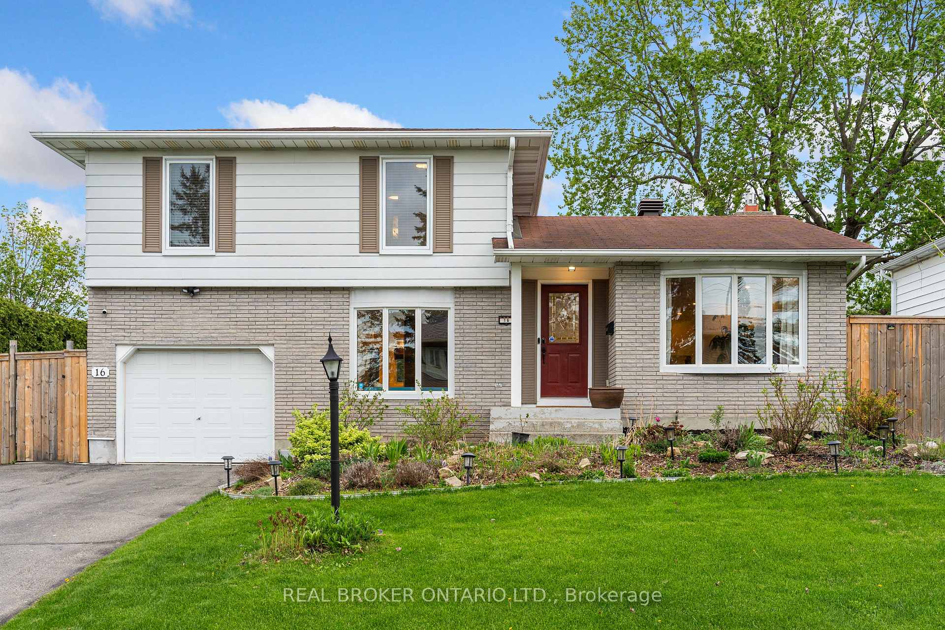 Photo 1 of 16 Langholm Crescent, Ottawa, Barrhaven - Pheasant Run — HOMEH