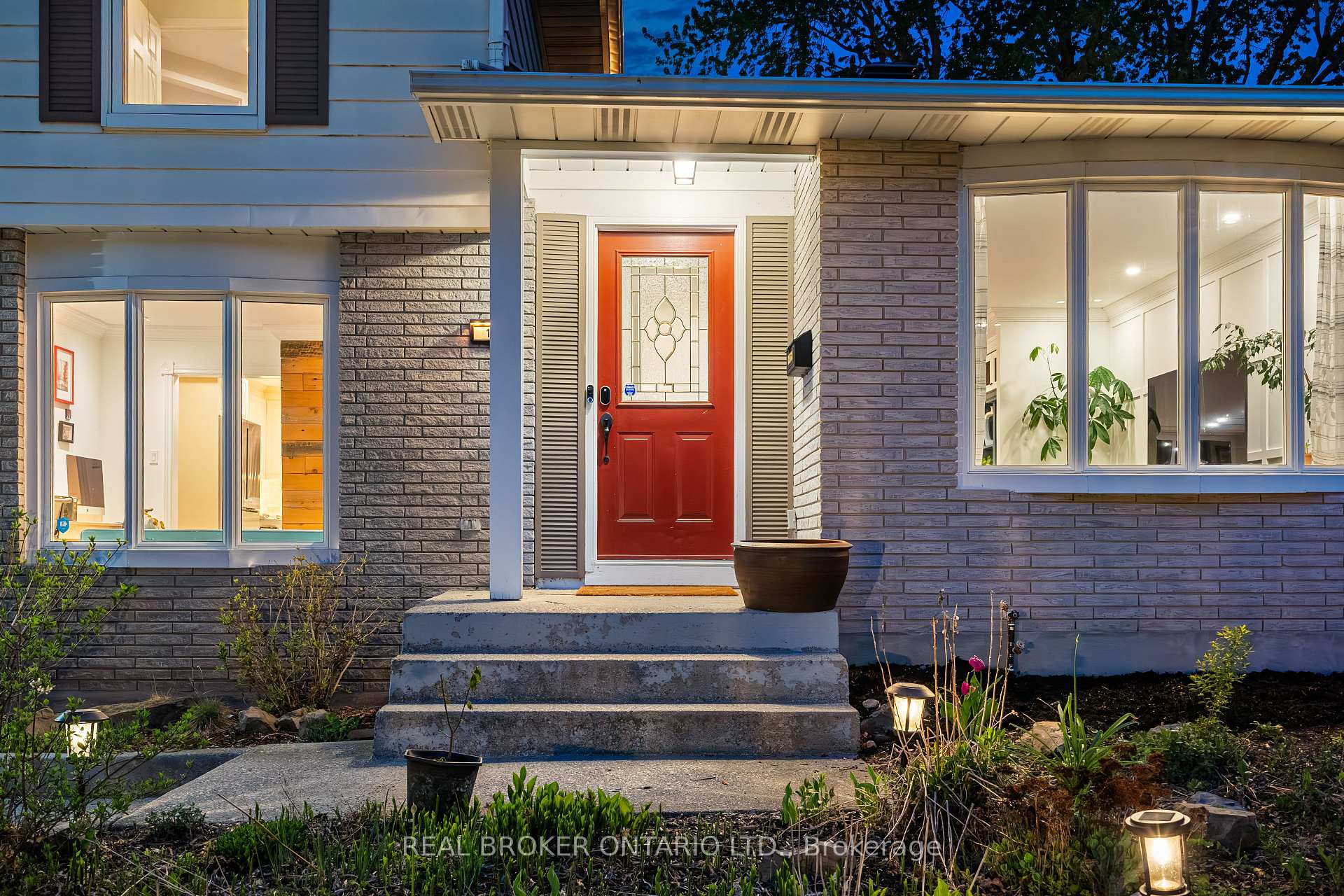 Photo 3 of 16 Langholm Crescent, Ottawa, Barrhaven - Pheasant Run — HOMEH