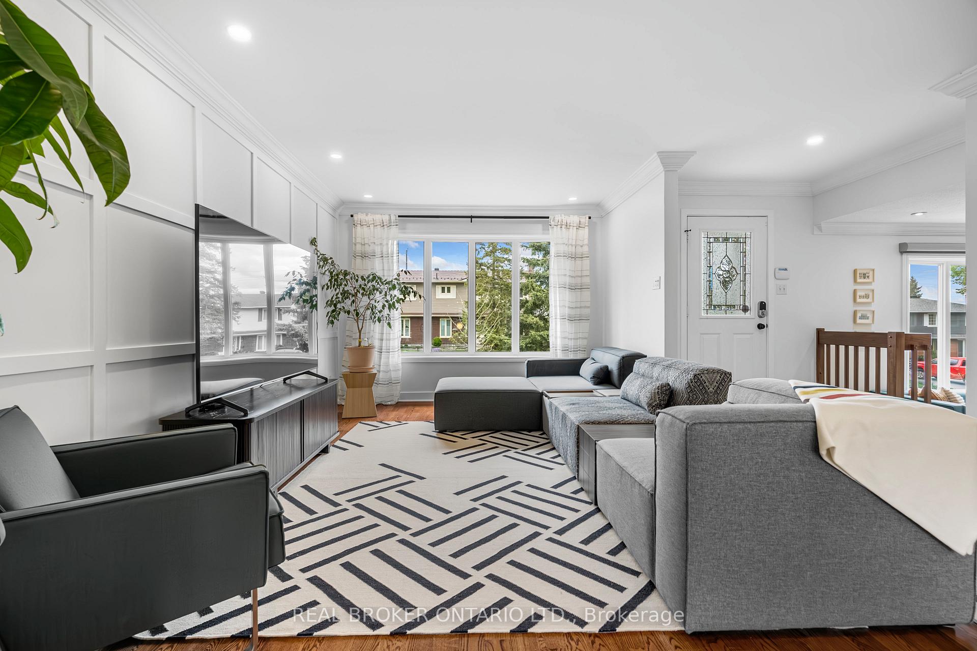 Photo 7 of 16 Langholm Crescent, Ottawa, Barrhaven - Pheasant Run — HOMEH