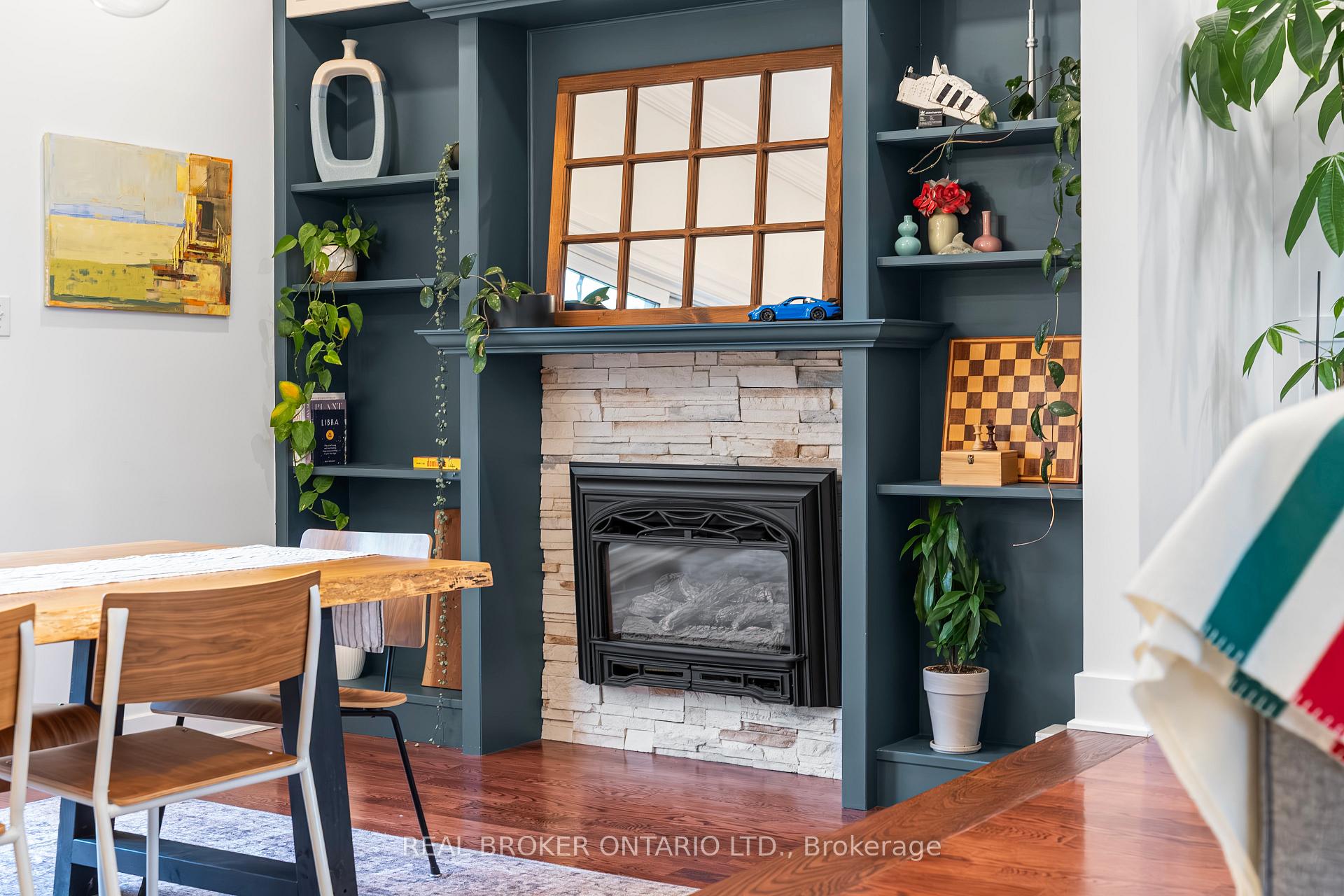 Photo 10 of 16 Langholm Crescent, Ottawa, Barrhaven - Pheasant Run — HOMEH