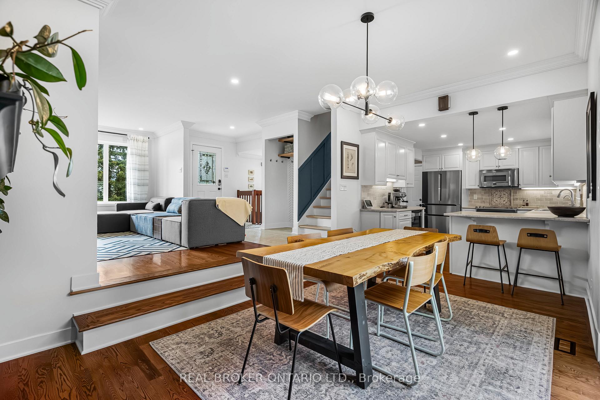 Photo 11 of 16 Langholm Crescent, Ottawa, Barrhaven - Pheasant Run — HOMEH