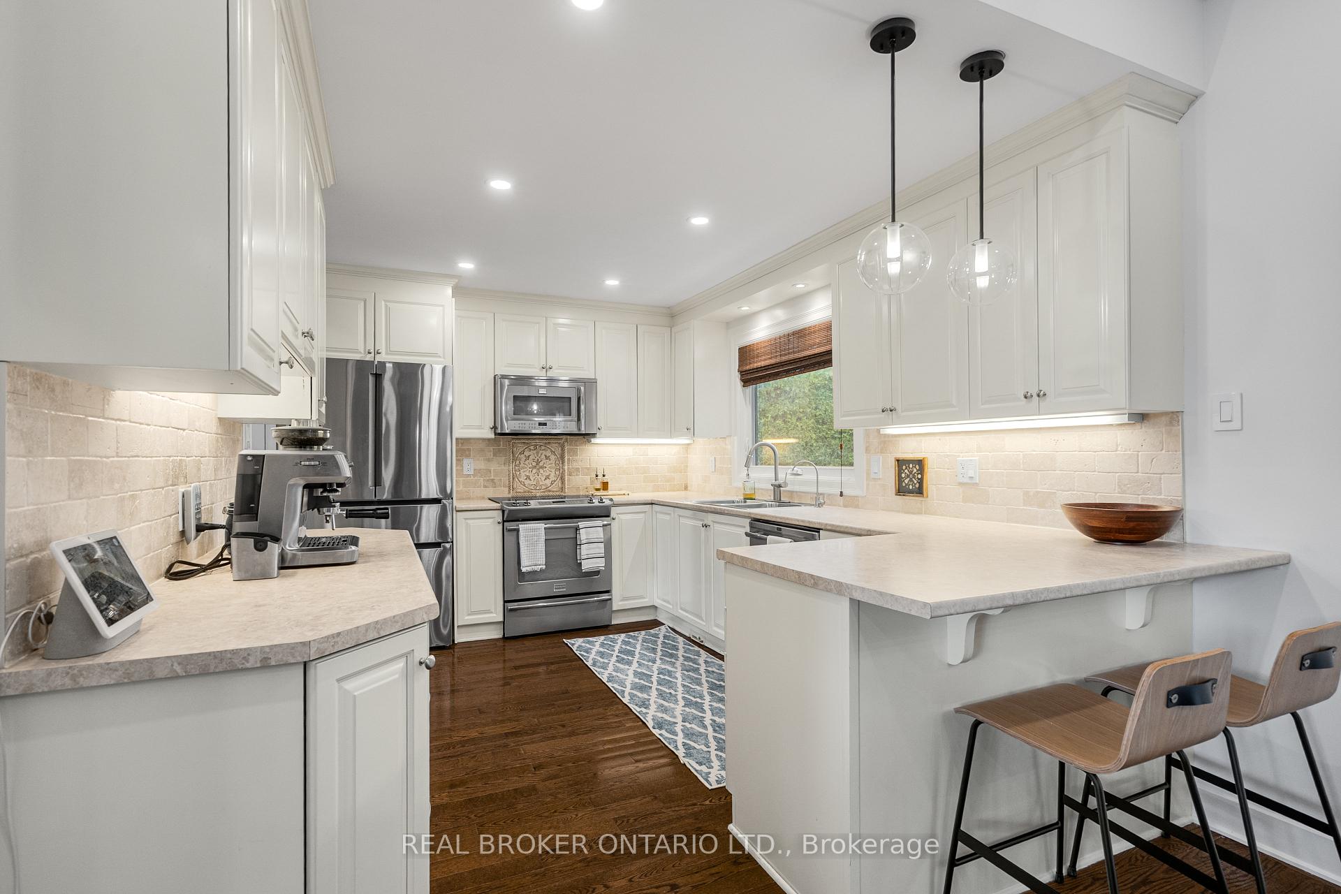 Photo 14 of 16 Langholm Crescent, Ottawa, Barrhaven - Pheasant Run — HOMEH