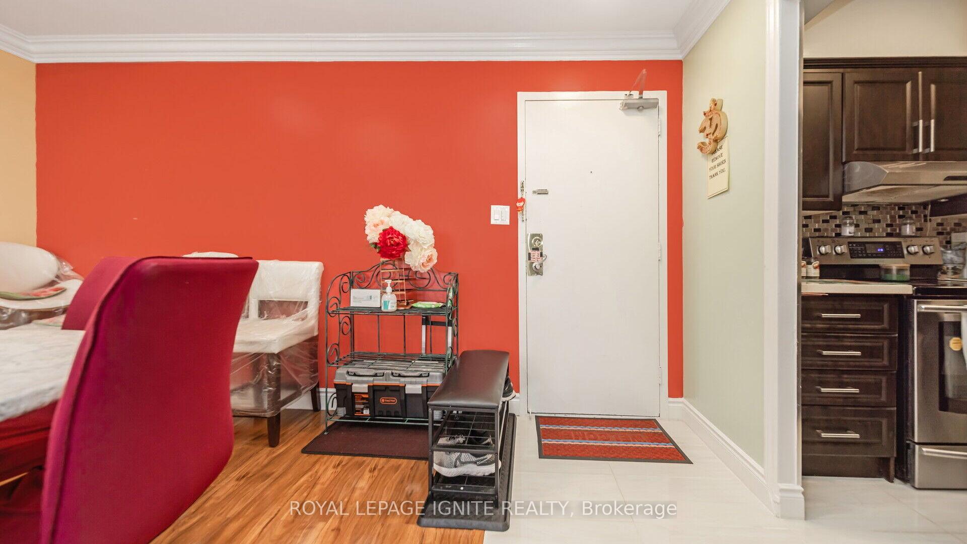 Photo 14 of Unit 810, 320 Dixon Road, Etobicoke, Kingsview Village-The Westway — HOMEH