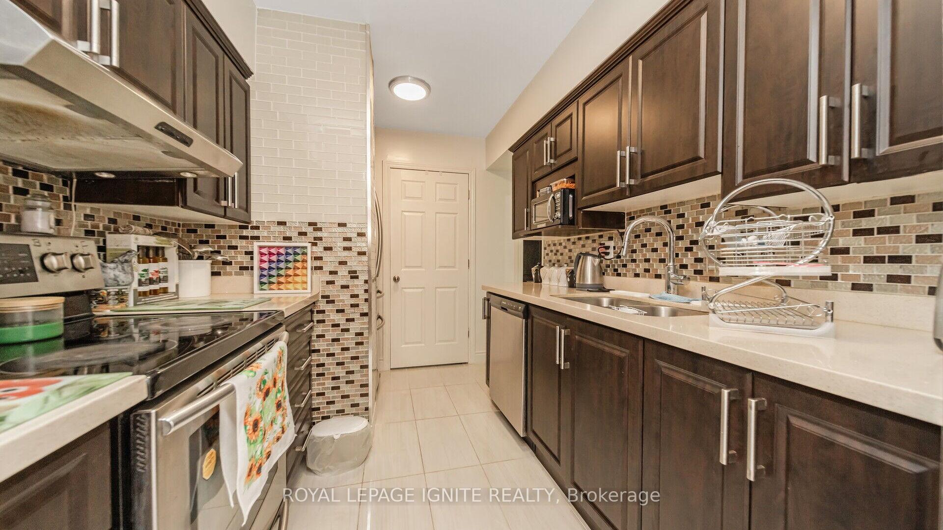 Photo 21 of Unit 810, 320 Dixon Road, Etobicoke, Kingsview Village-The Westway — HOMEH