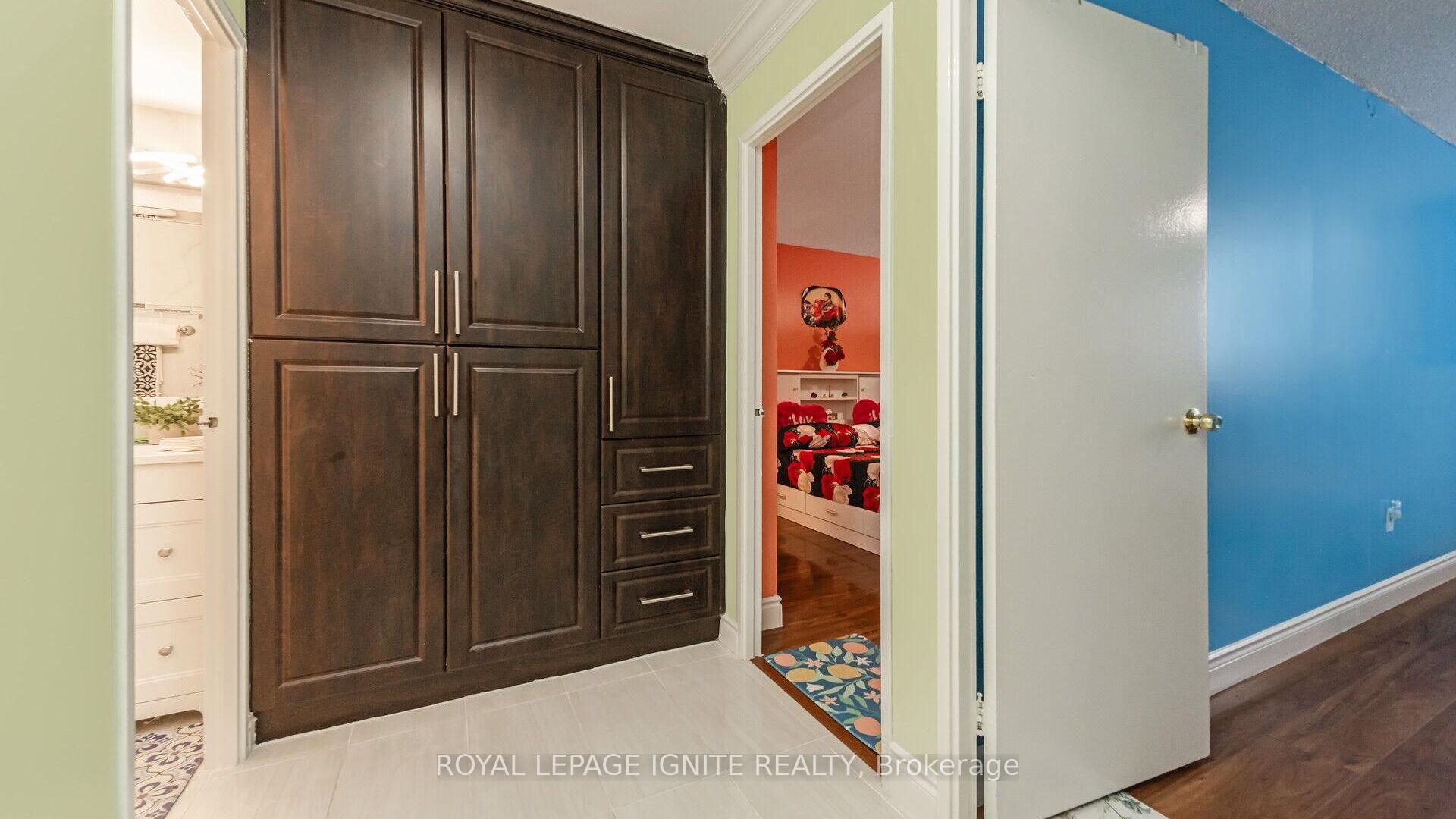Photo 22 of Unit 810, 320 Dixon Road, Etobicoke, Kingsview Village-The Westway — HOMEH