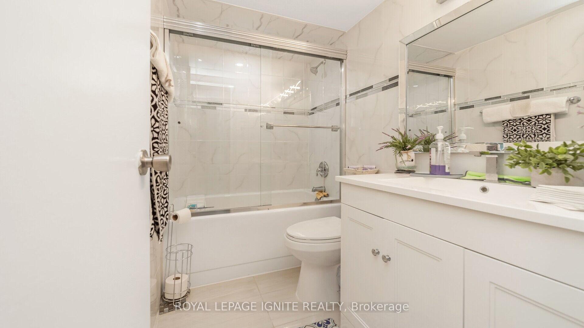 Photo 26 of Unit 810, 320 Dixon Road, Etobicoke, Kingsview Village-The Westway — HOMEH